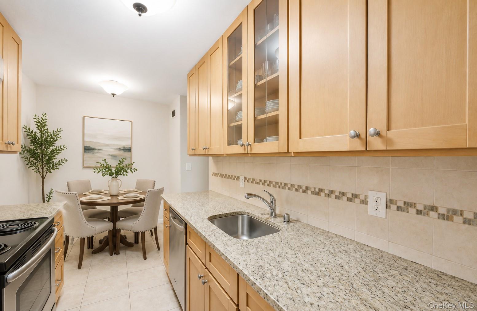 421 N Broadway 17 Property Photo 6