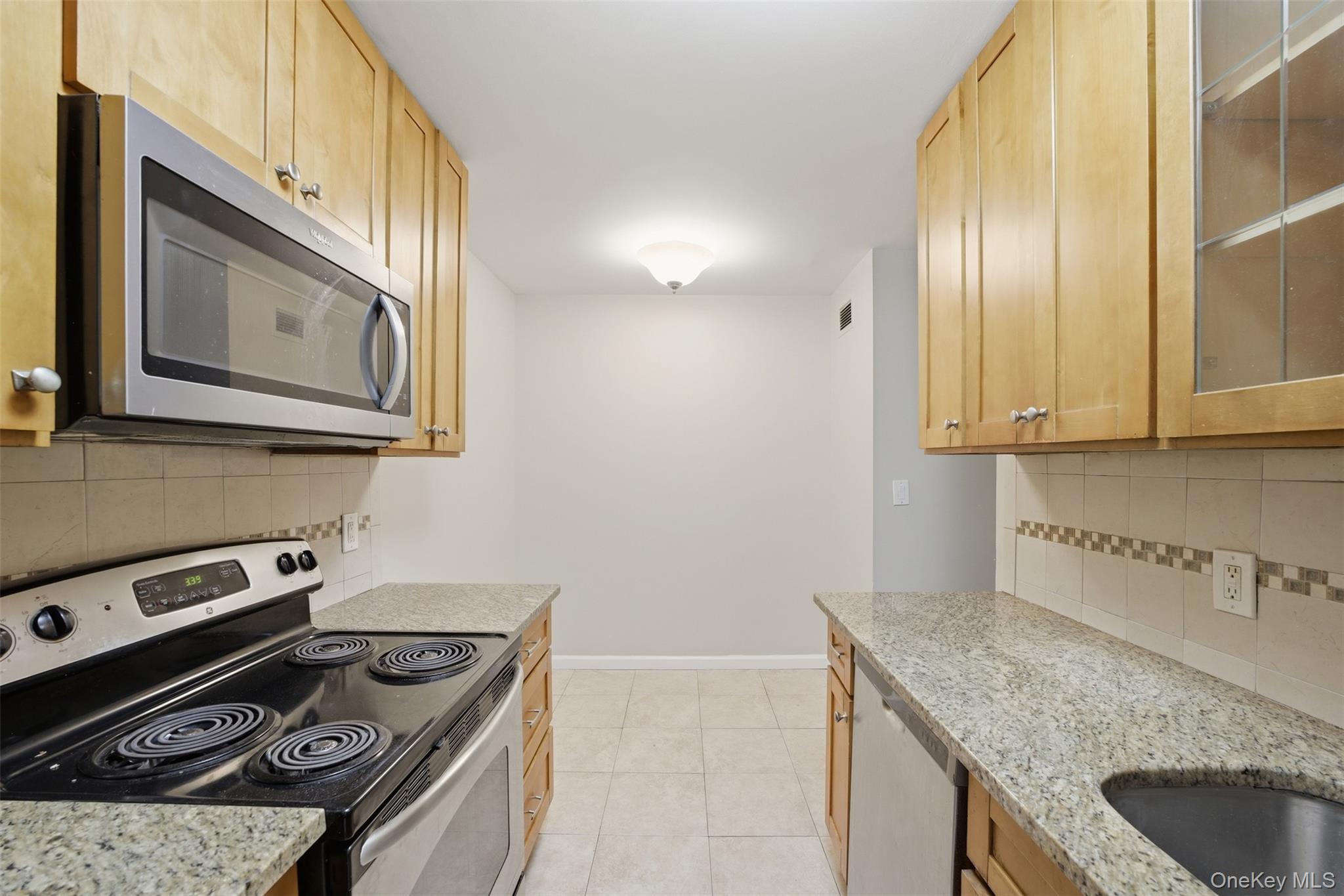 421 N Broadway 17 Property Photo 7
