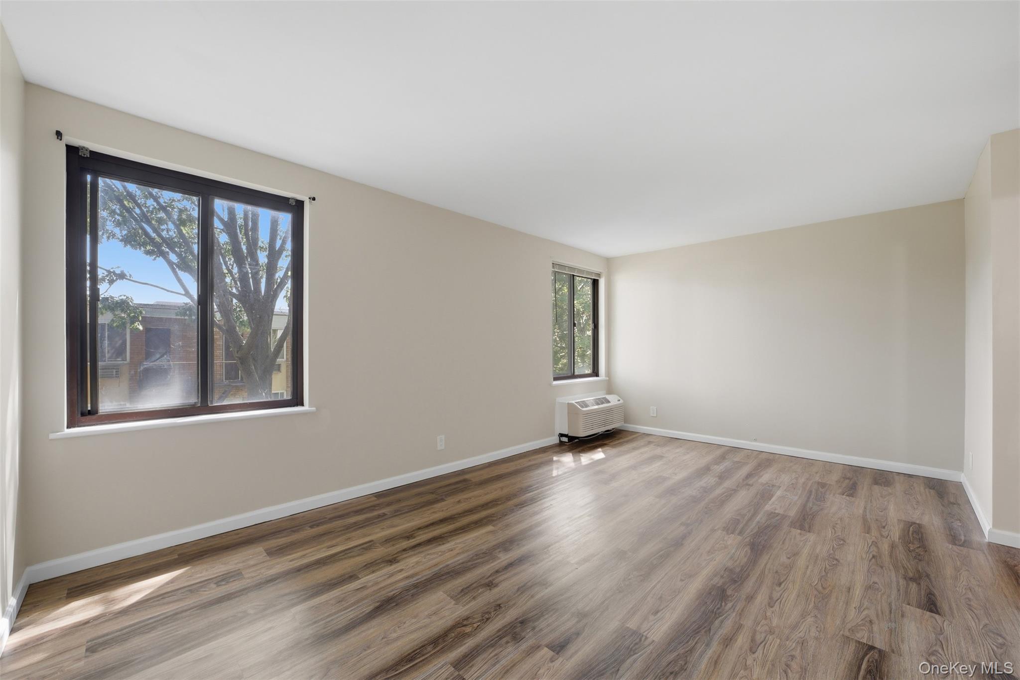 421 N Broadway 17 Property Photo 9