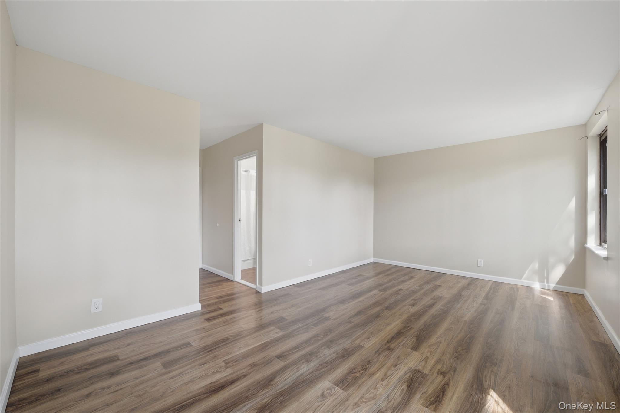 421 N Broadway 17 Property Photo 11