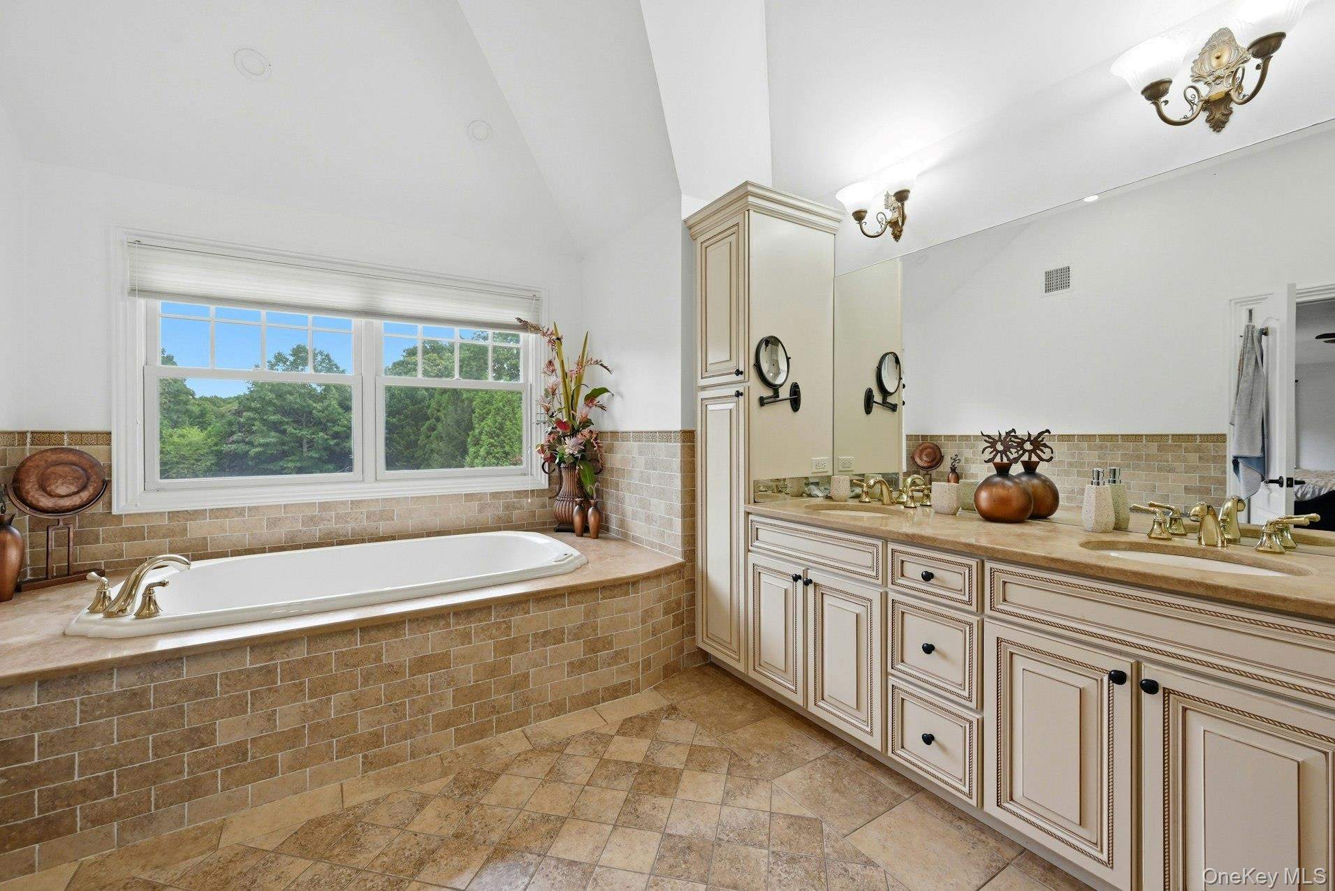 12 Glenridge Lane Property Photo 16