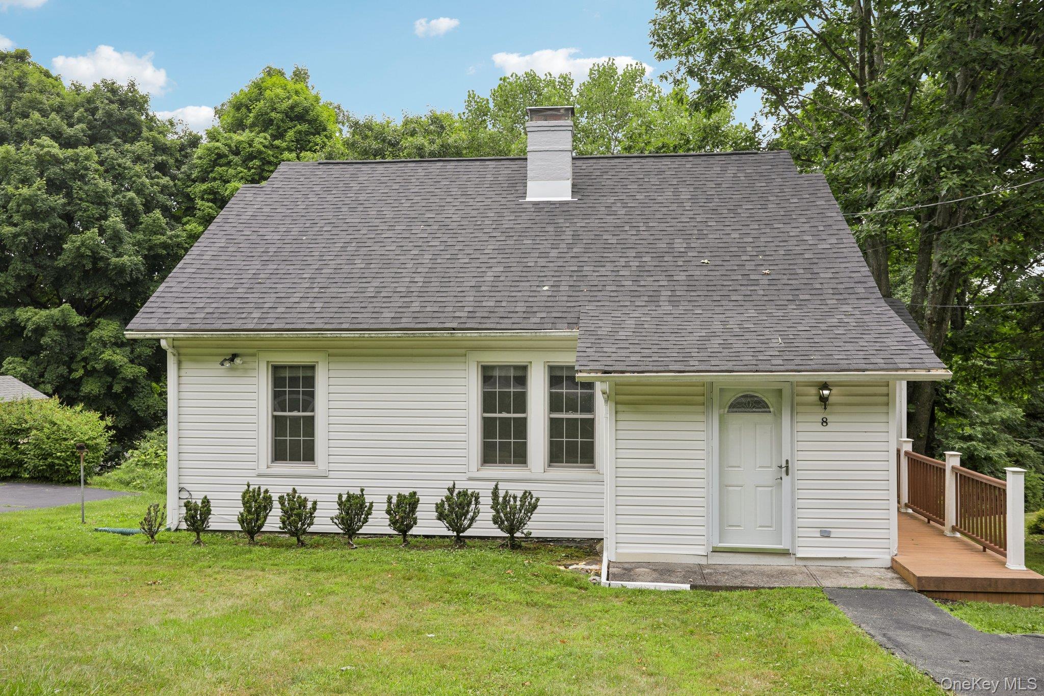 8 Sunset Heights Property Photo 1