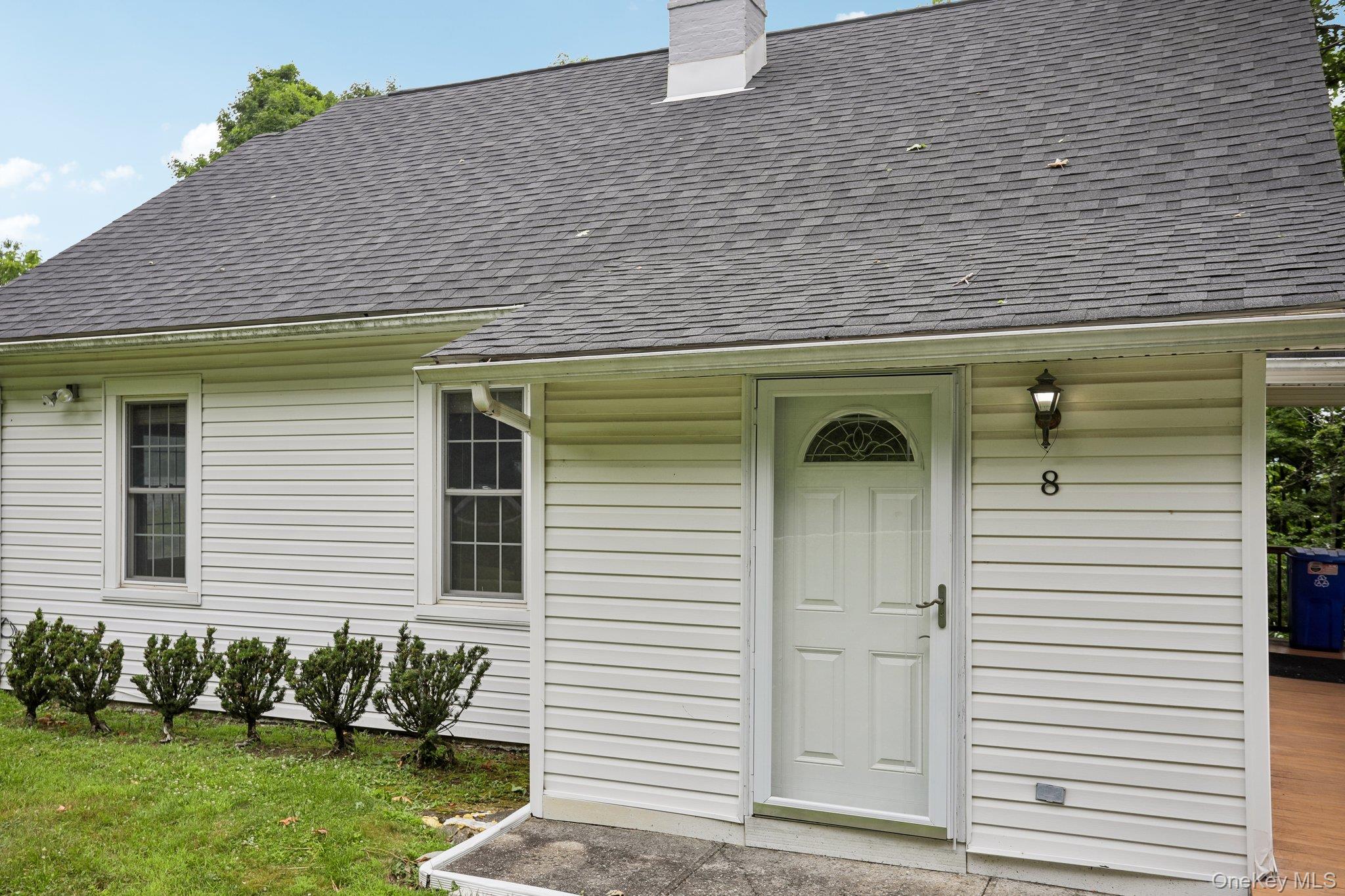 8 Sunset Heights Property Photo 3