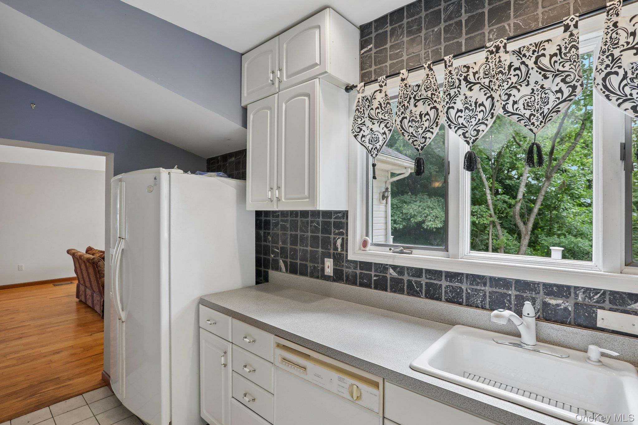 8 Sunset Heights Property Photo 14