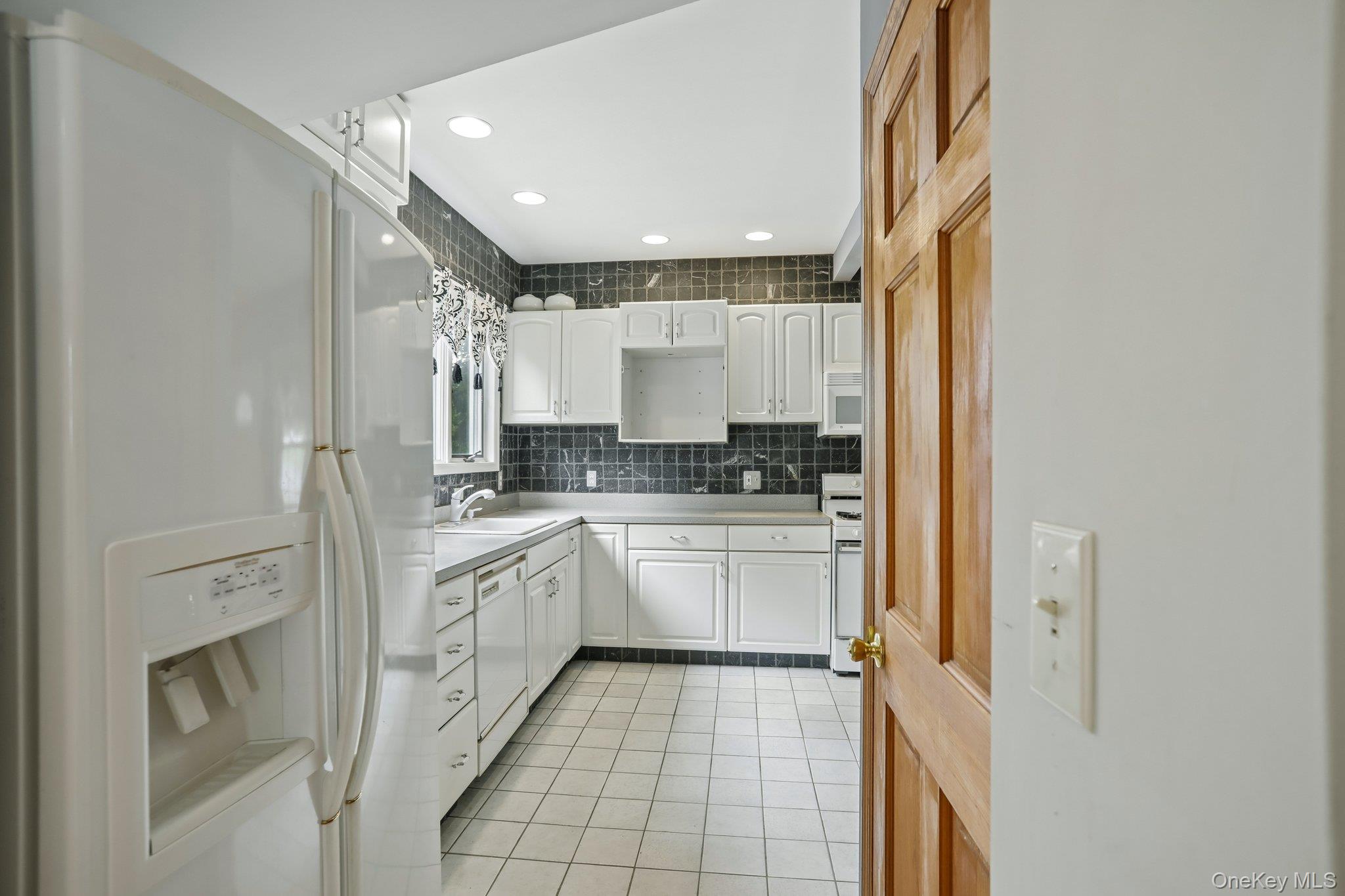 8 Sunset Heights Property Photo 15