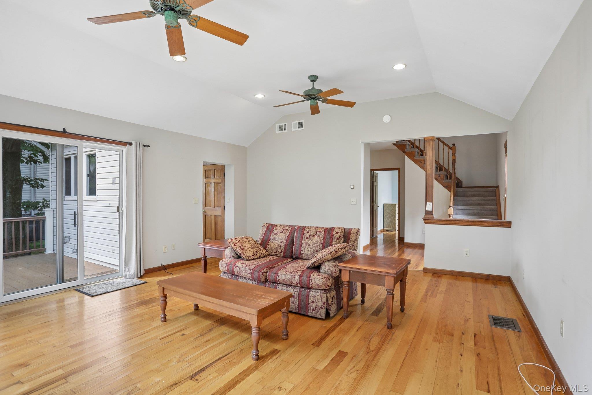 8 Sunset Heights Property Photo 20