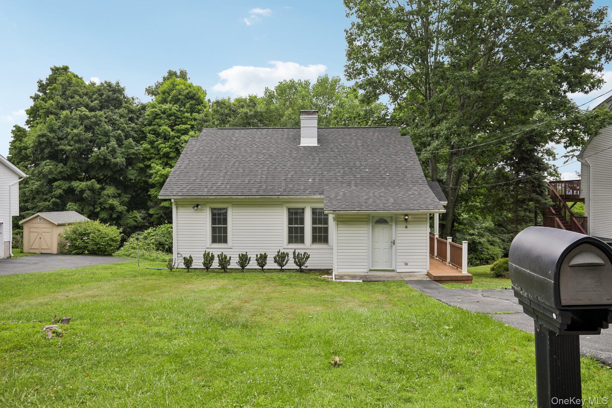 8 Sunset Heights Property Photo 38