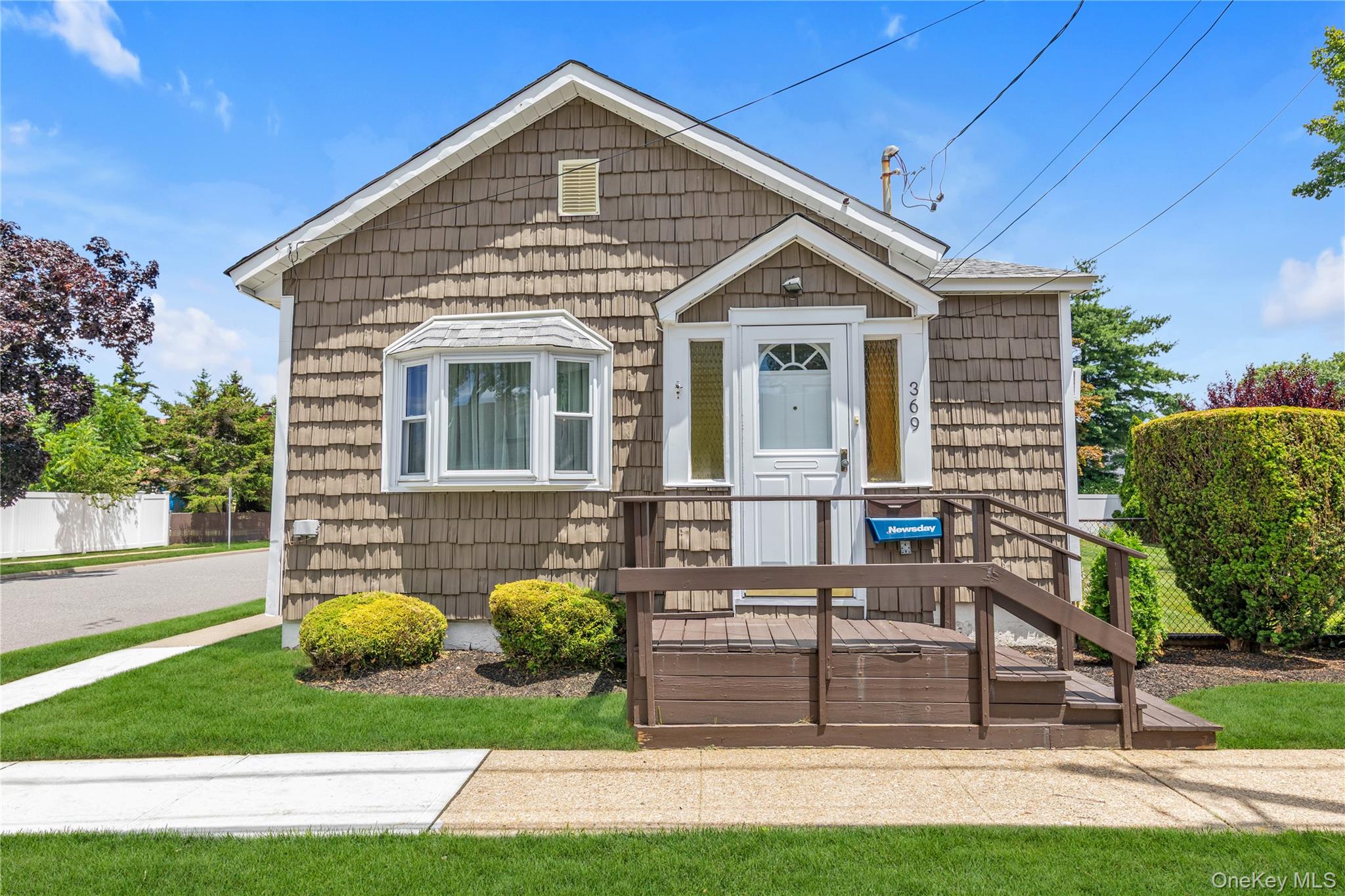 369 Maple Avenue Property Photo 1