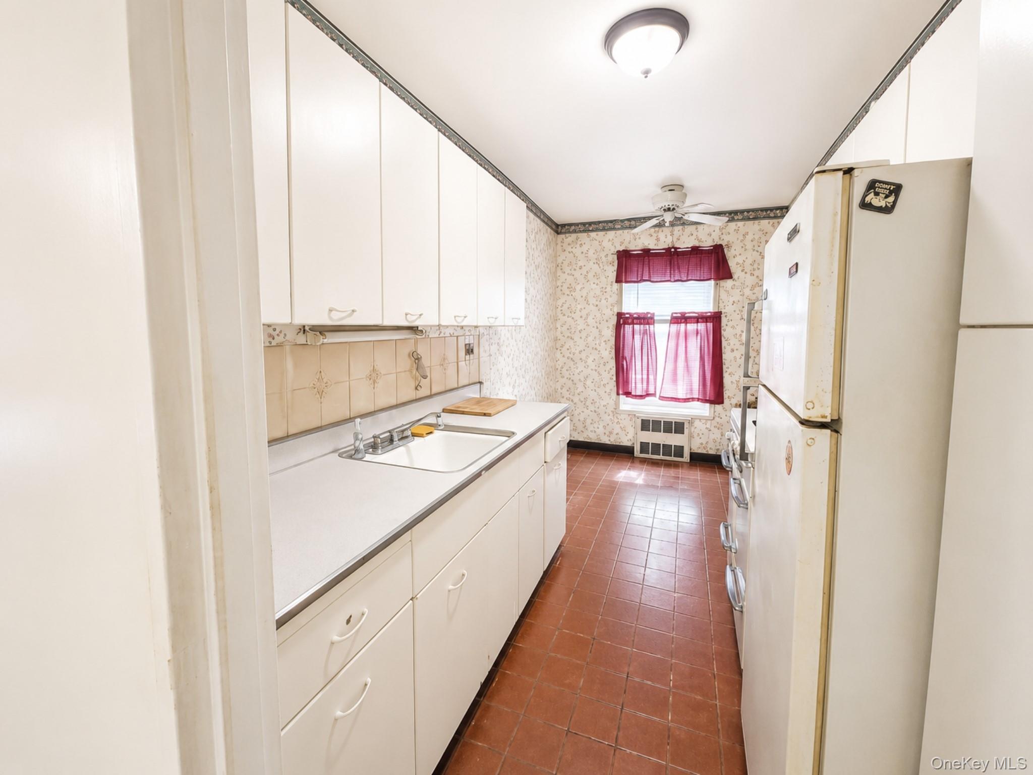 1010 Sherman Avenue 1g Property Photo 5