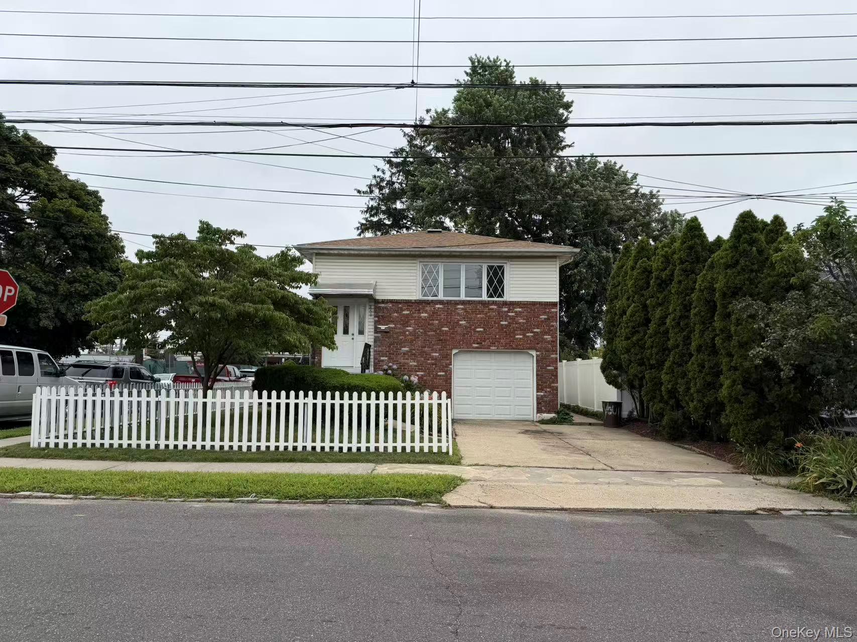858 Oliver Avenue Property Photo 1