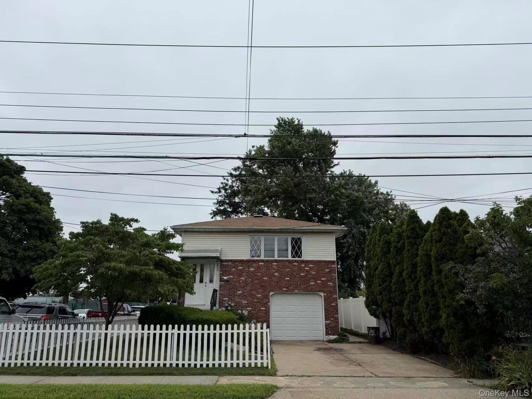 858 Oliver Avenue Property Photo 5