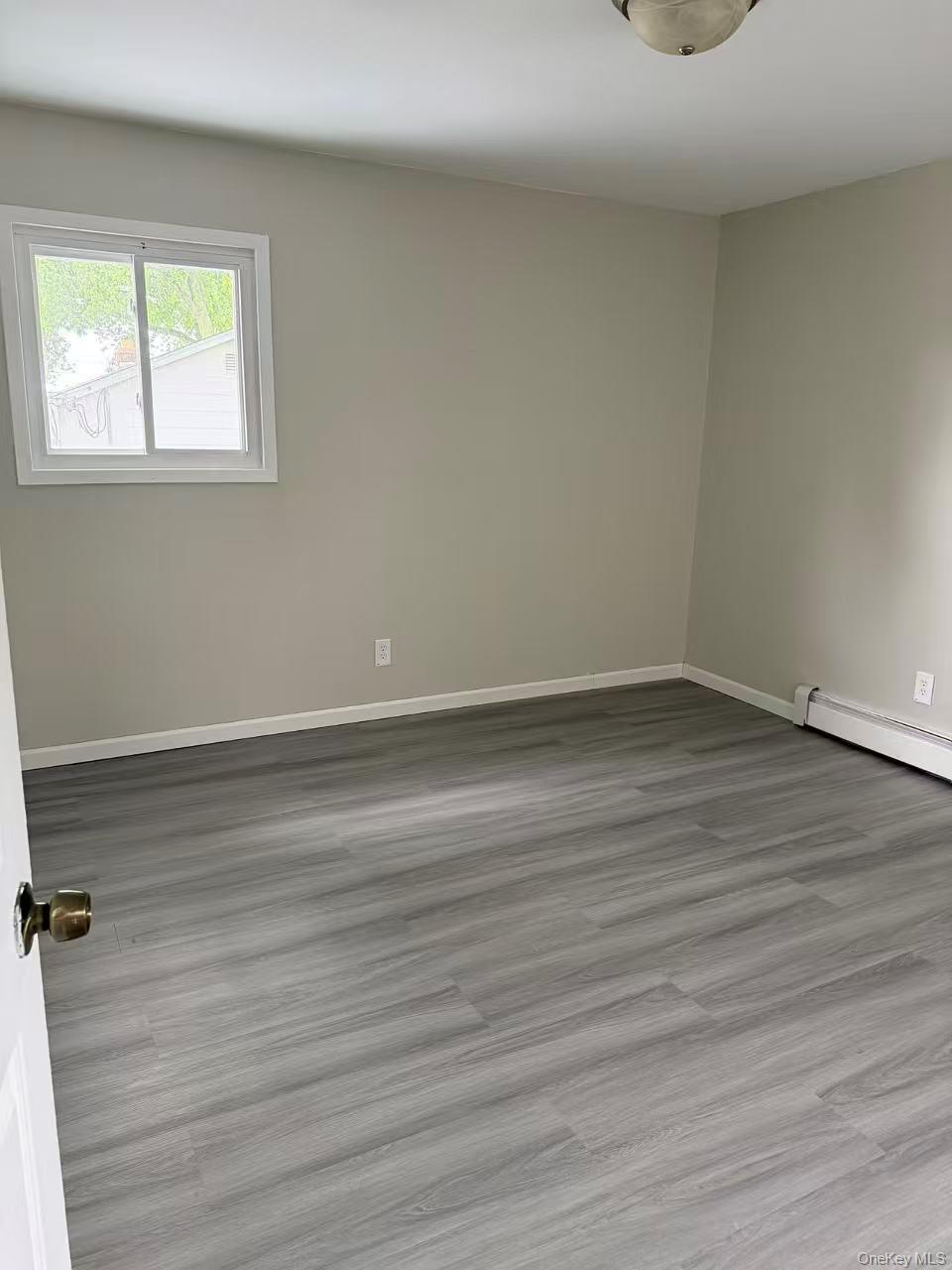 858 Oliver Avenue Property Photo 21