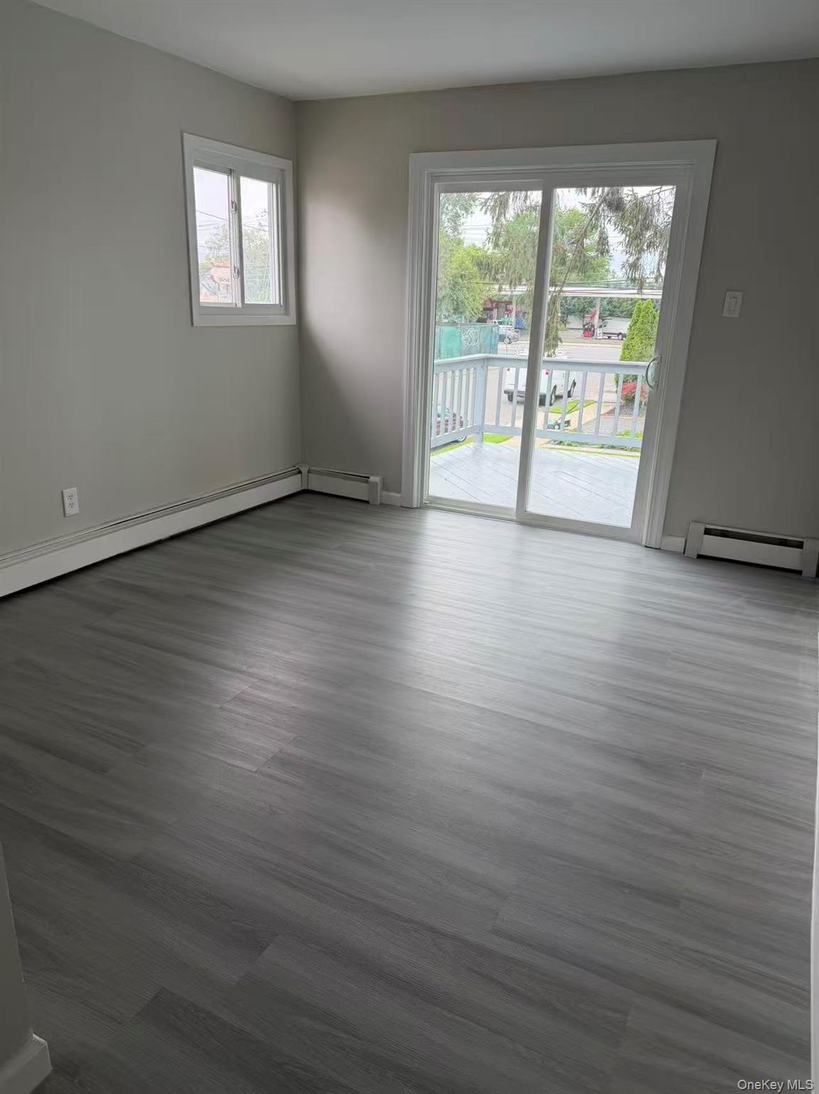 858 Oliver Avenue Property Photo 22