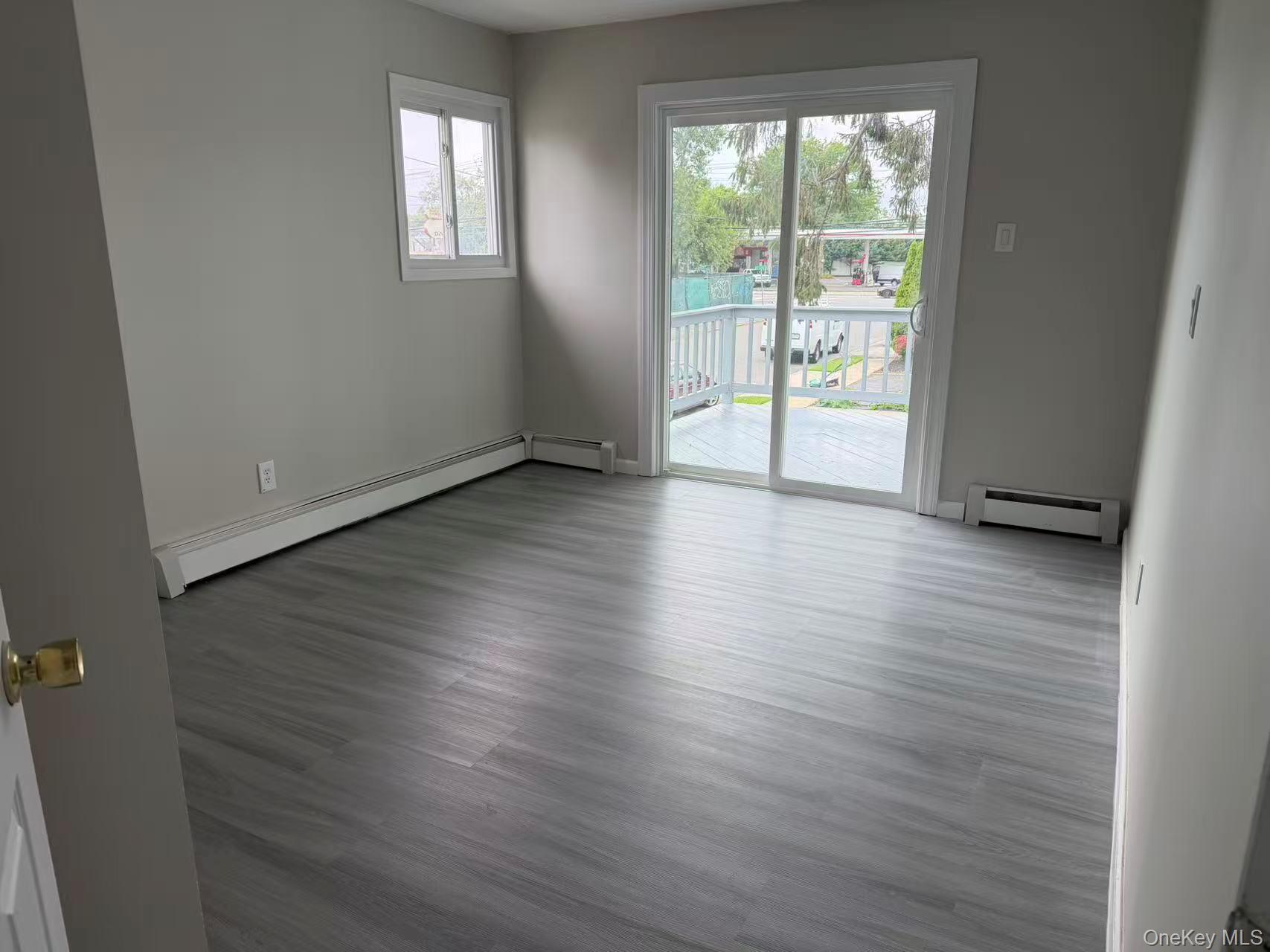 858 Oliver Avenue Property Photo 23