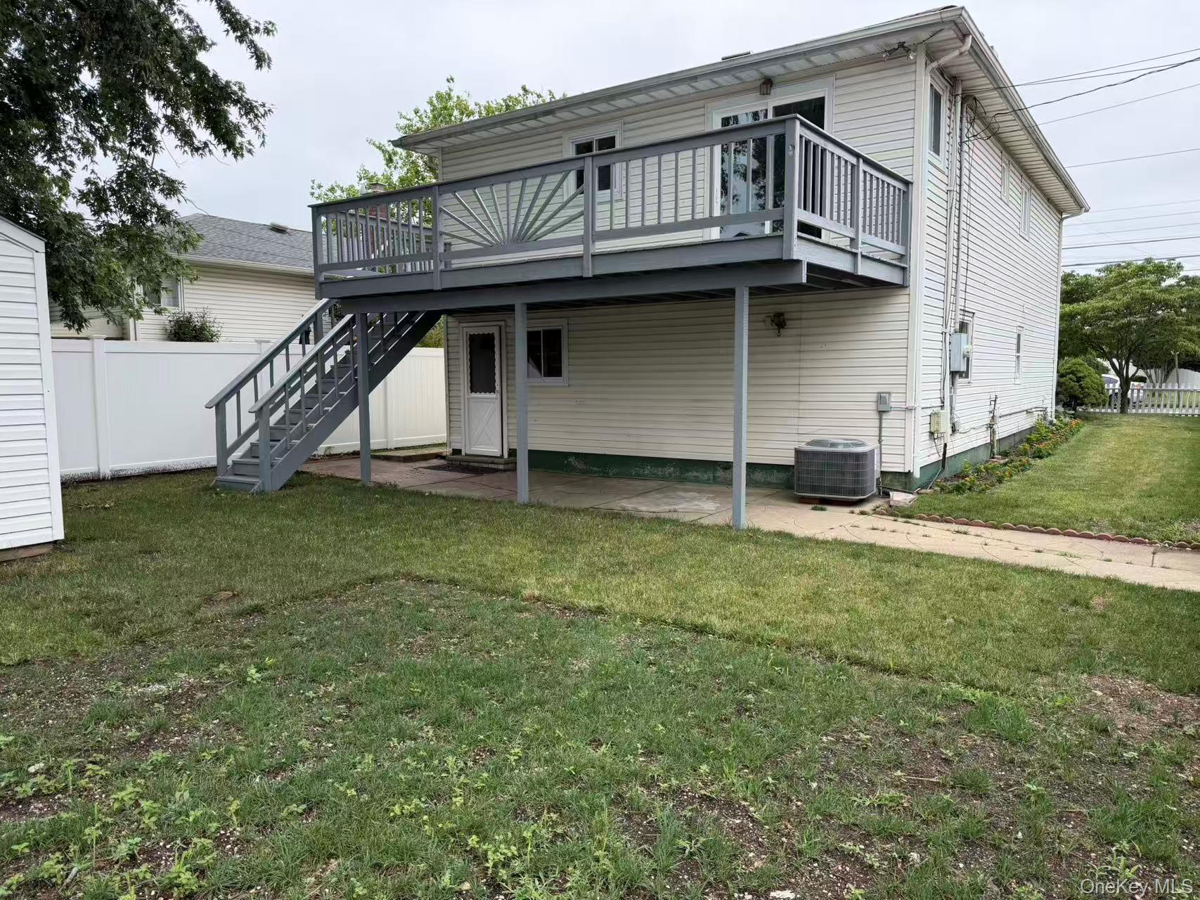 858 Oliver Avenue Property Photo 32