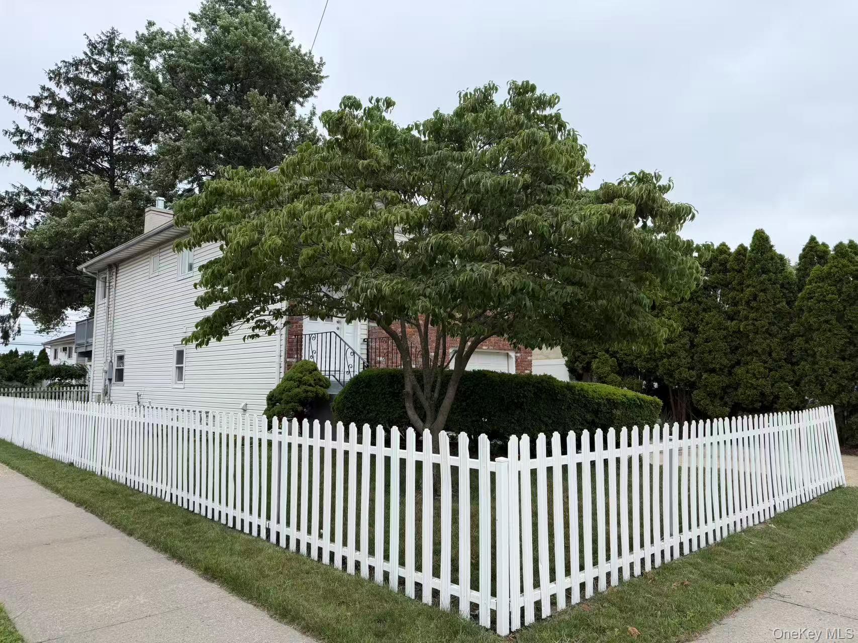 858 Oliver Avenue Property Photo 35