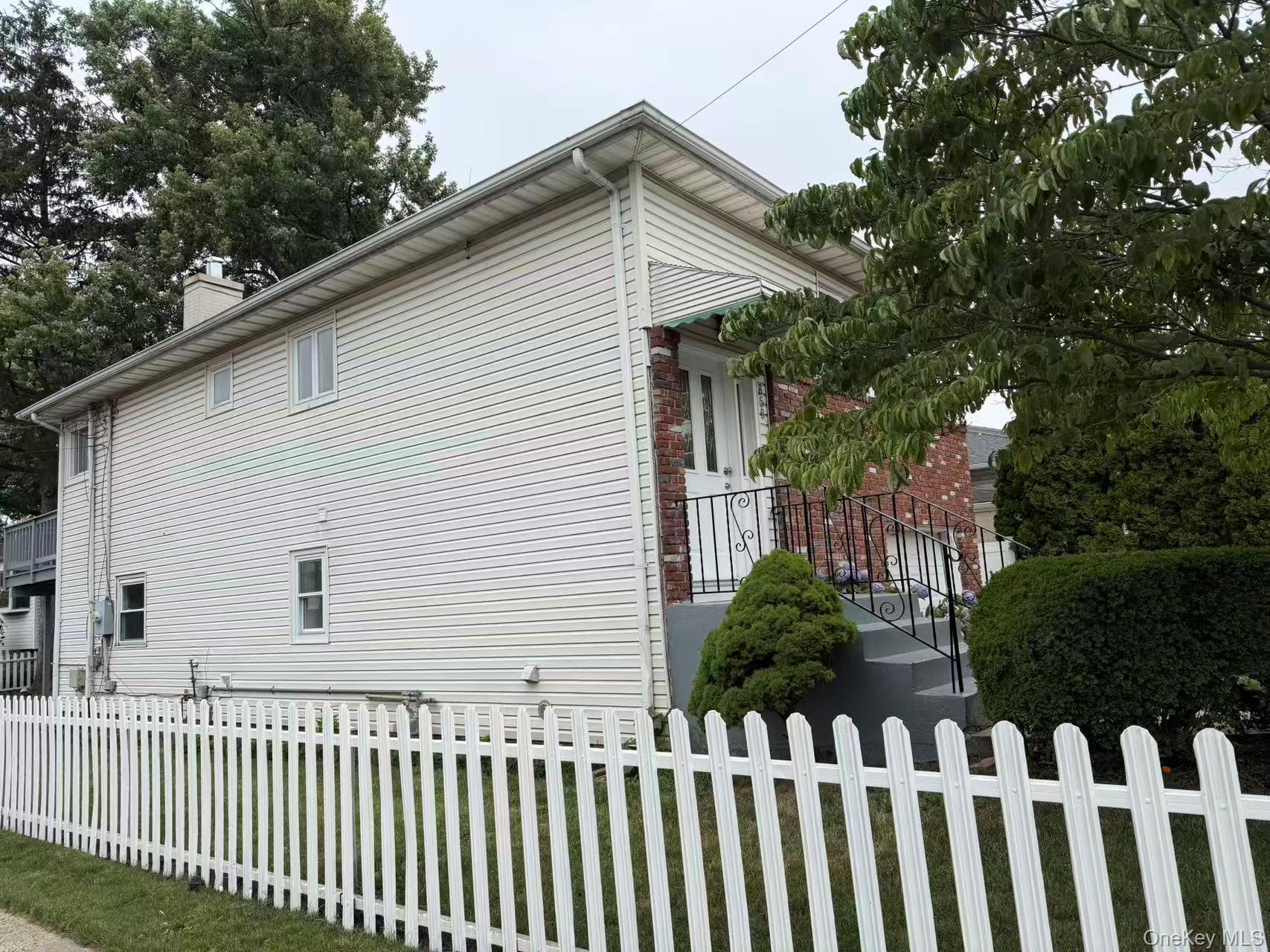 858 Oliver Avenue Property Photo 36