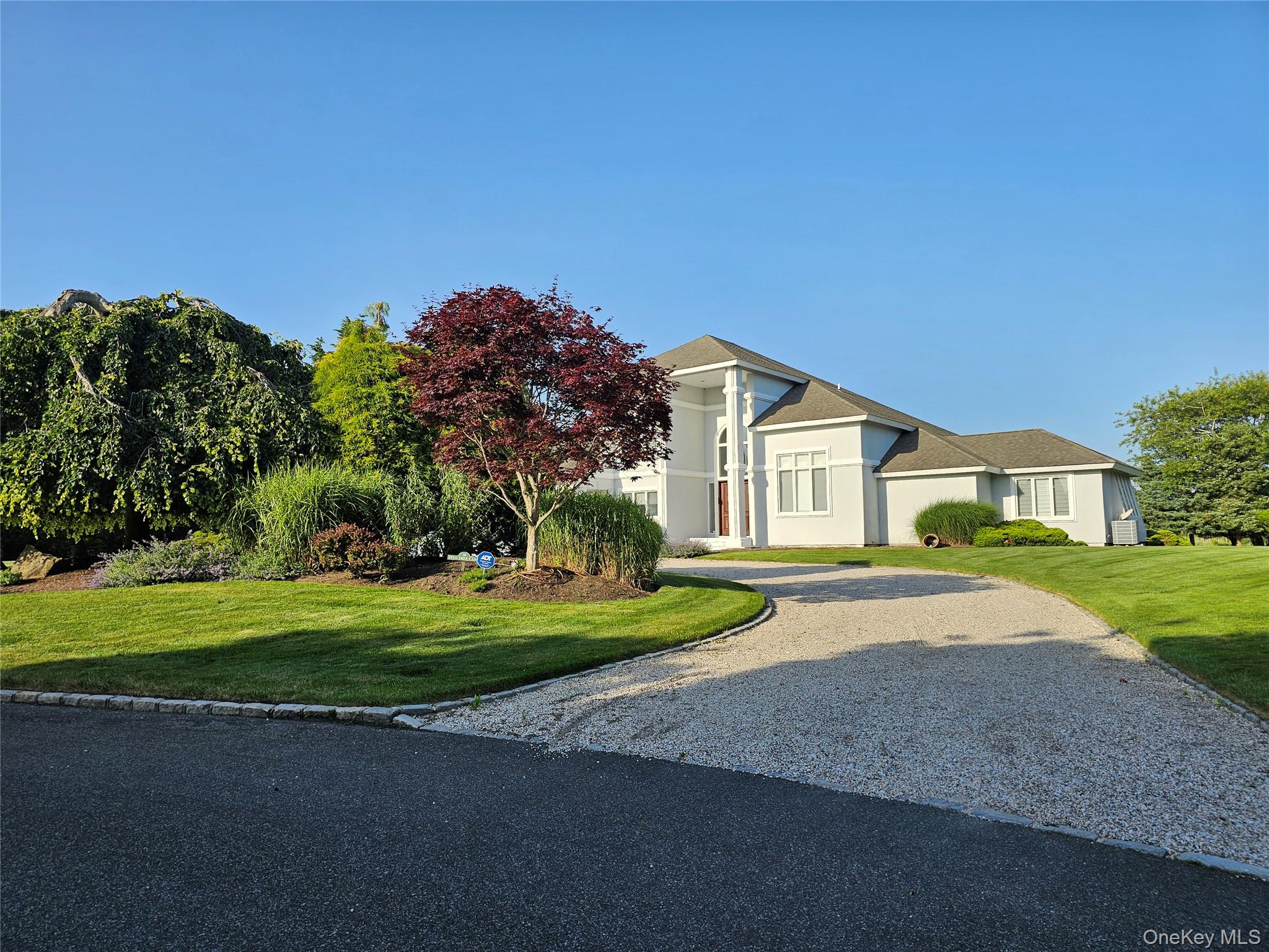 18 Pine Tree Lane Property Photo 3