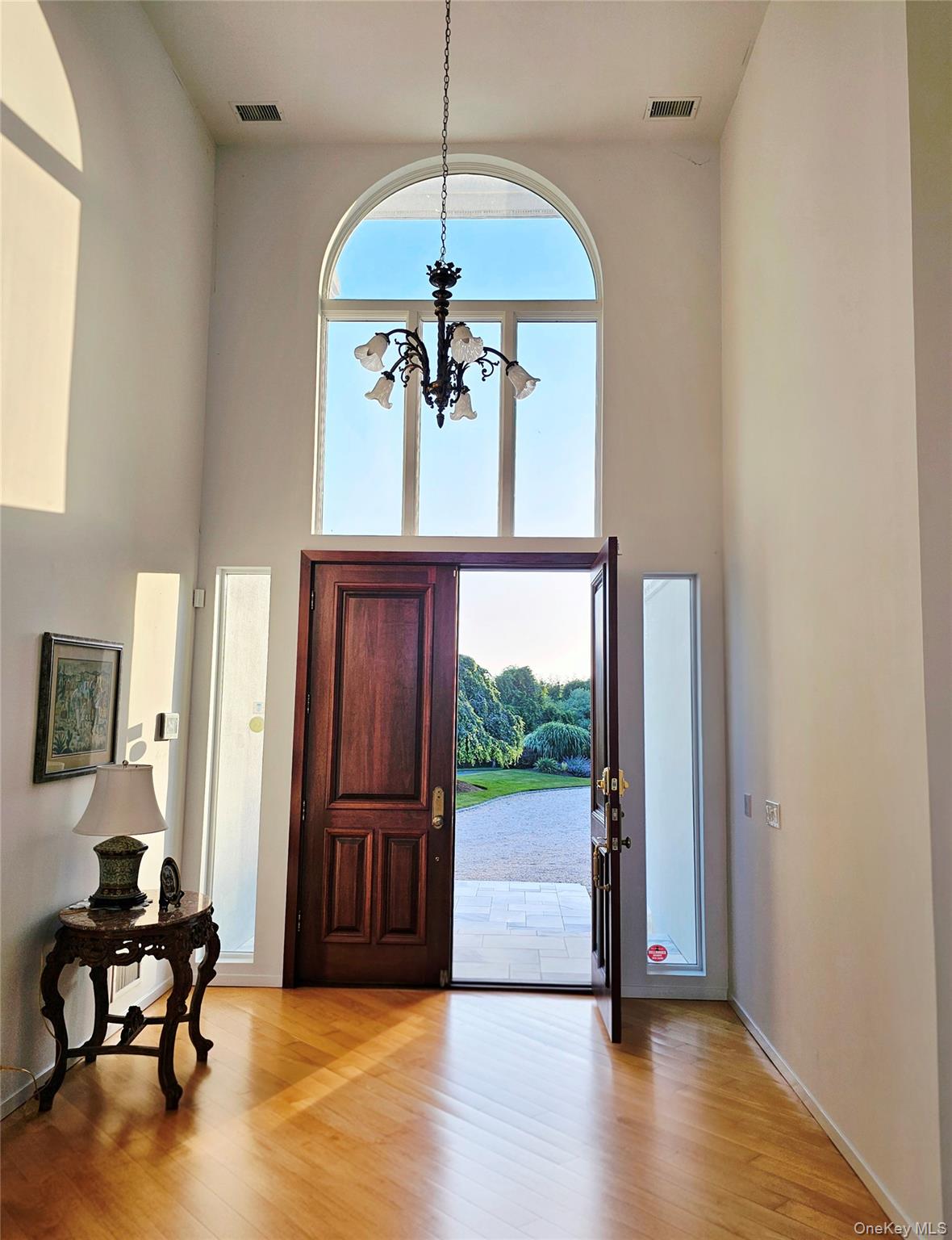 18 Pine Tree Lane Property Photo 7