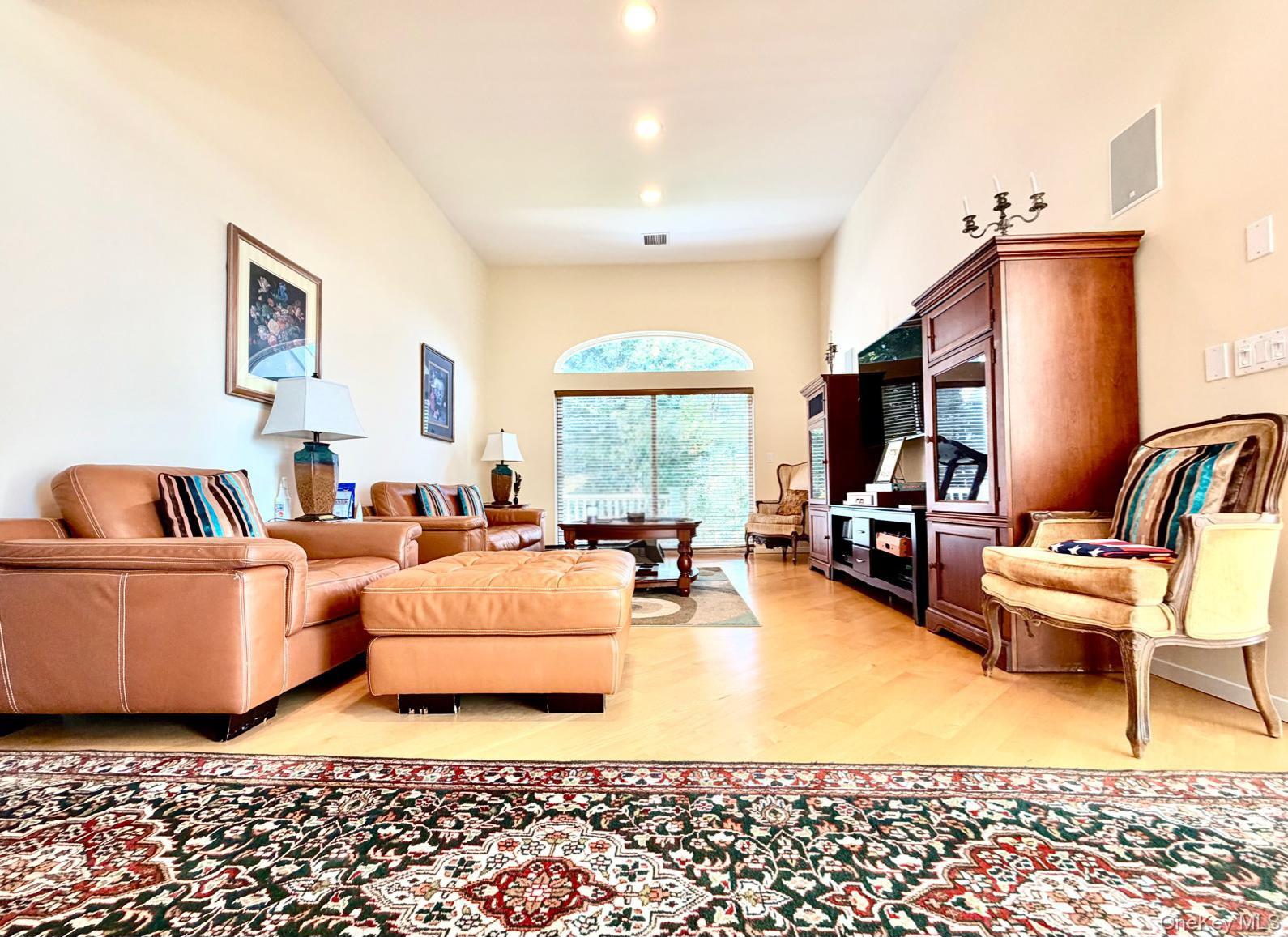 18 Pine Tree Lane Property Photo 27