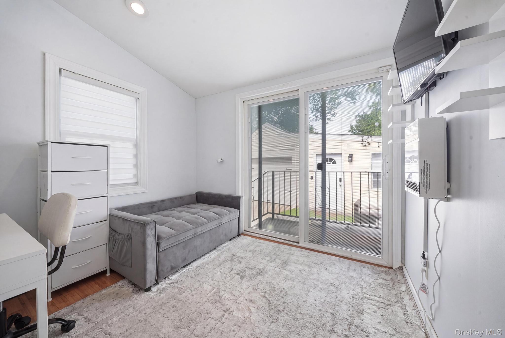 89 Harbor Road Property Photo 12