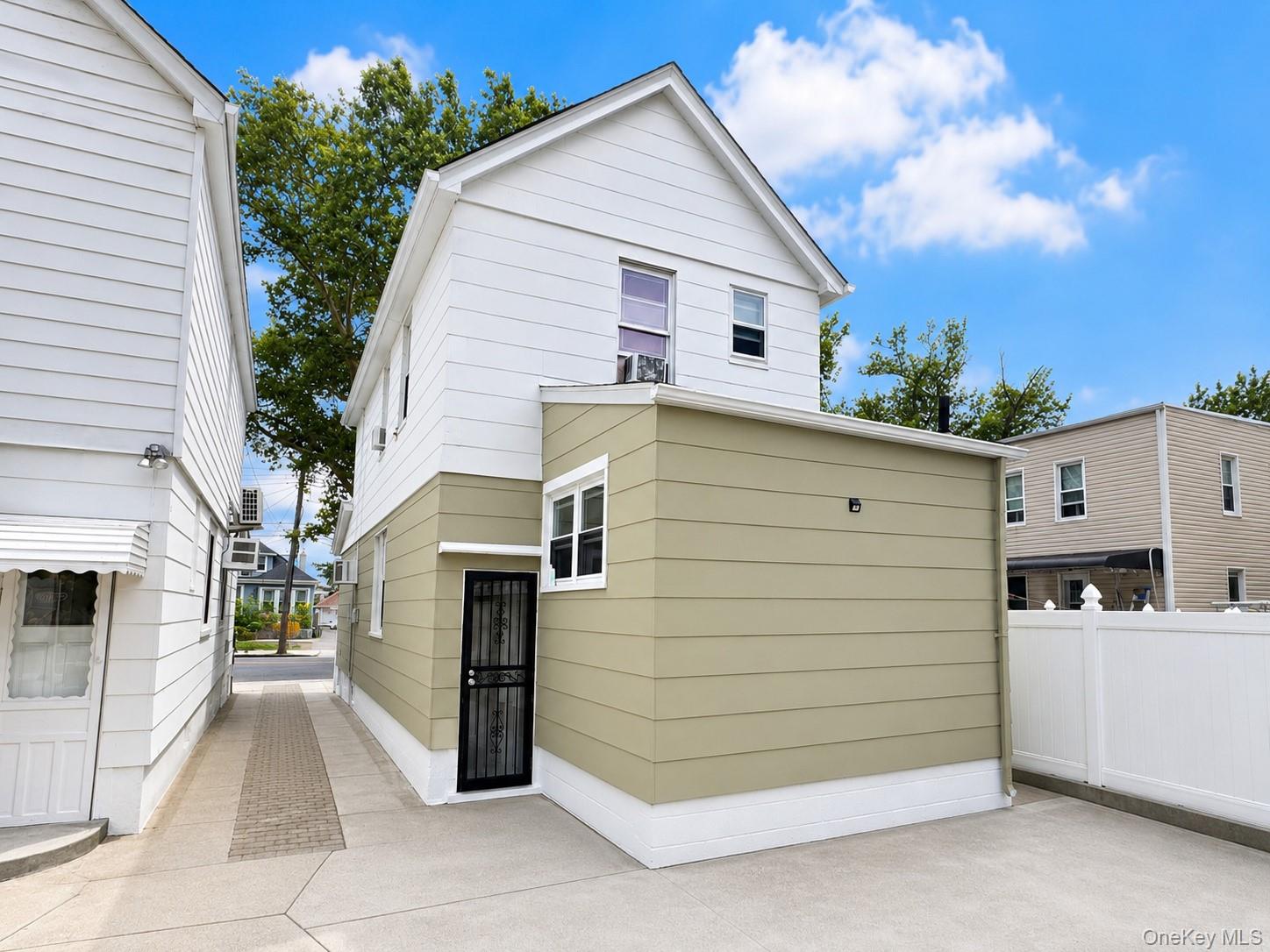 10713 Sutter Avenue Property Photo 3