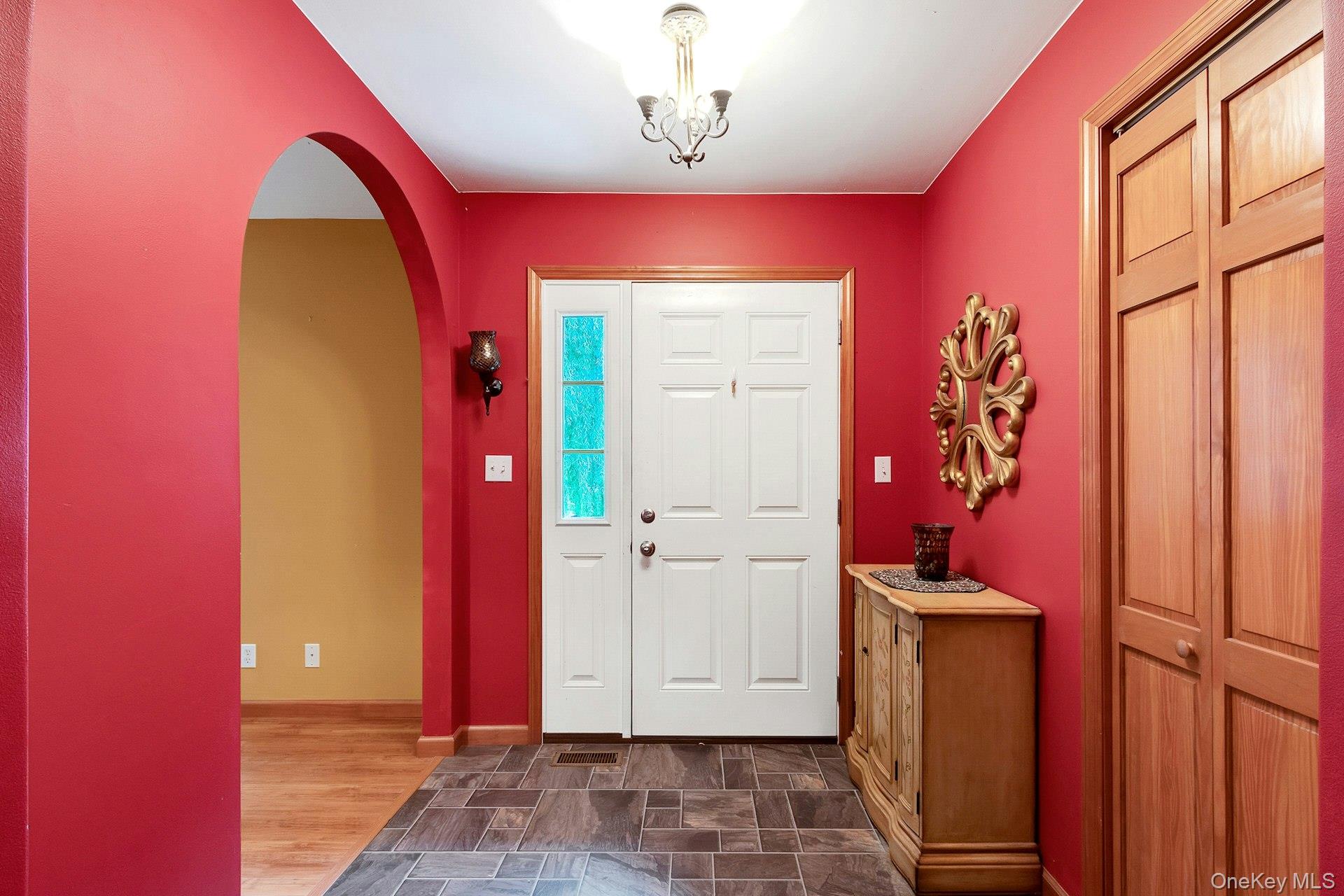 188 Hoyt Street Property Photo 6