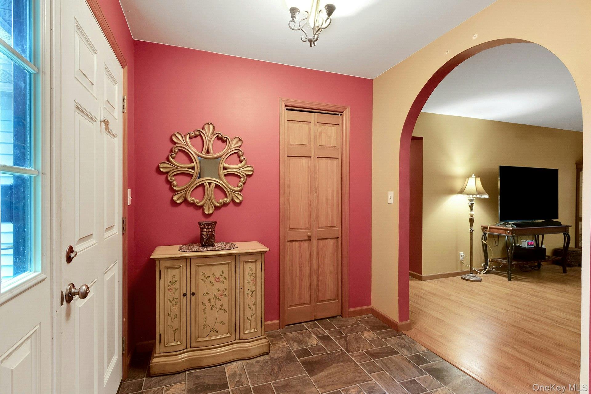 188 Hoyt Street Property Photo 7