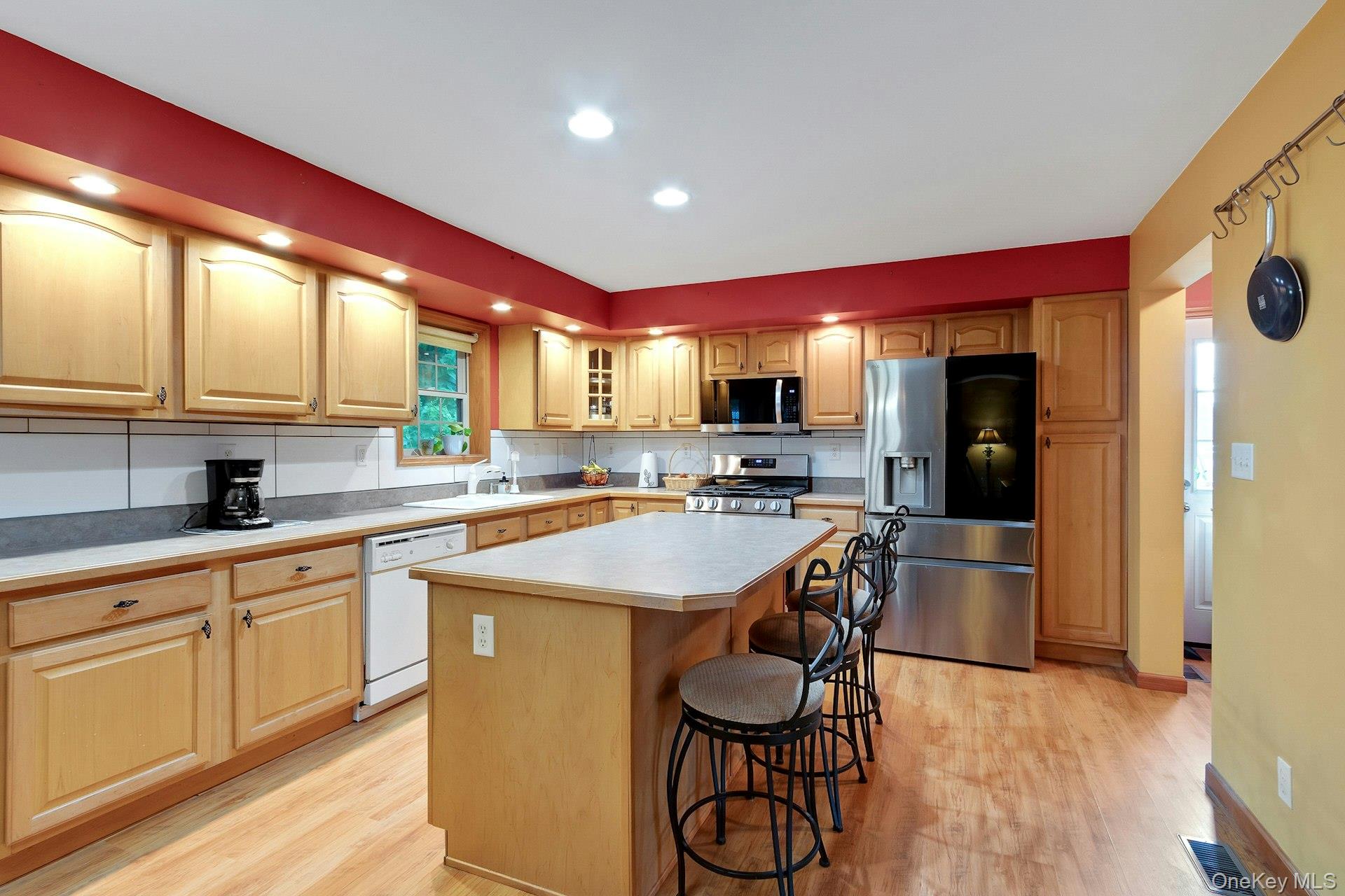 188 Hoyt Street Property Photo 13
