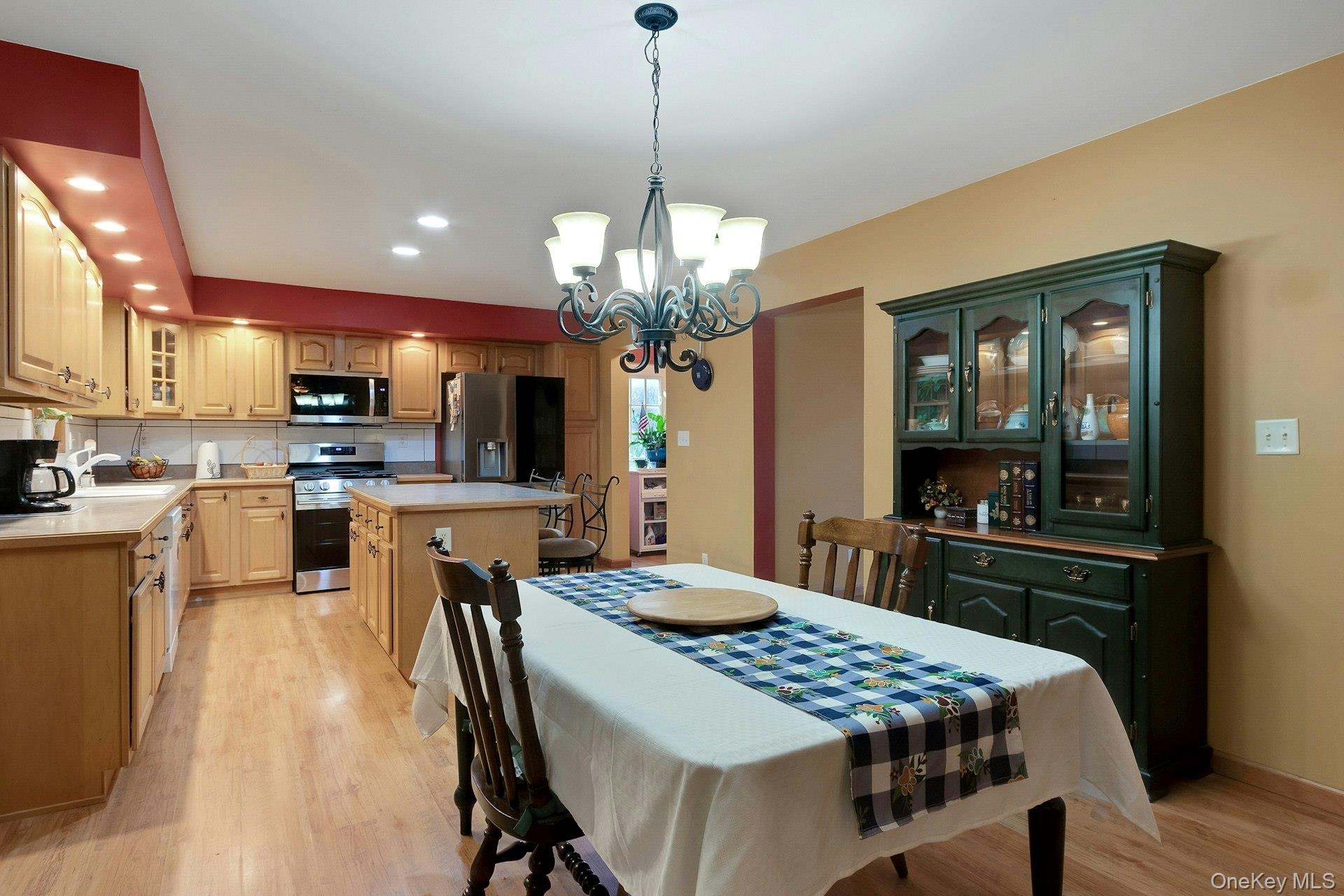 188 Hoyt Street Property Photo 14