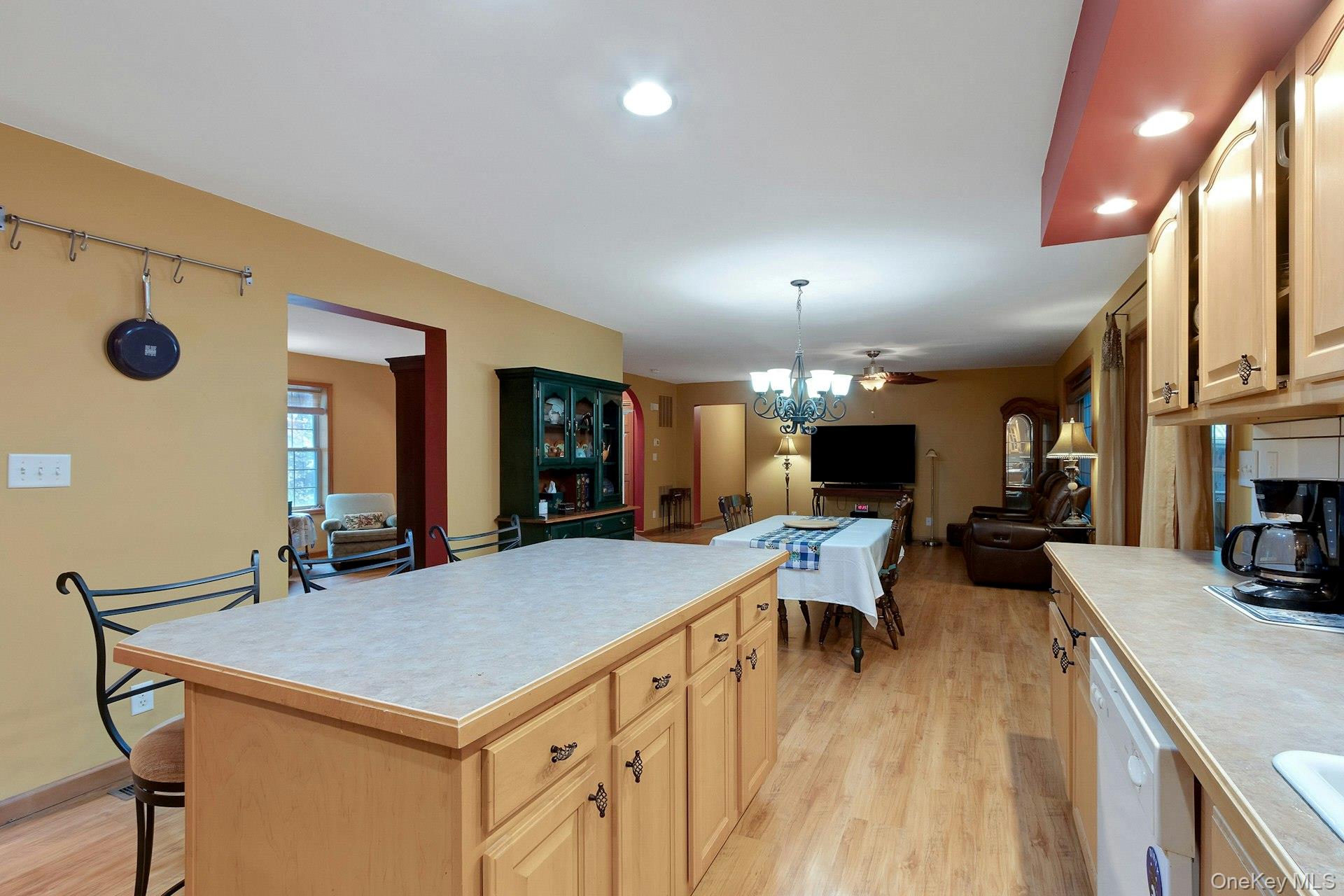 188 Hoyt Street Property Photo 17