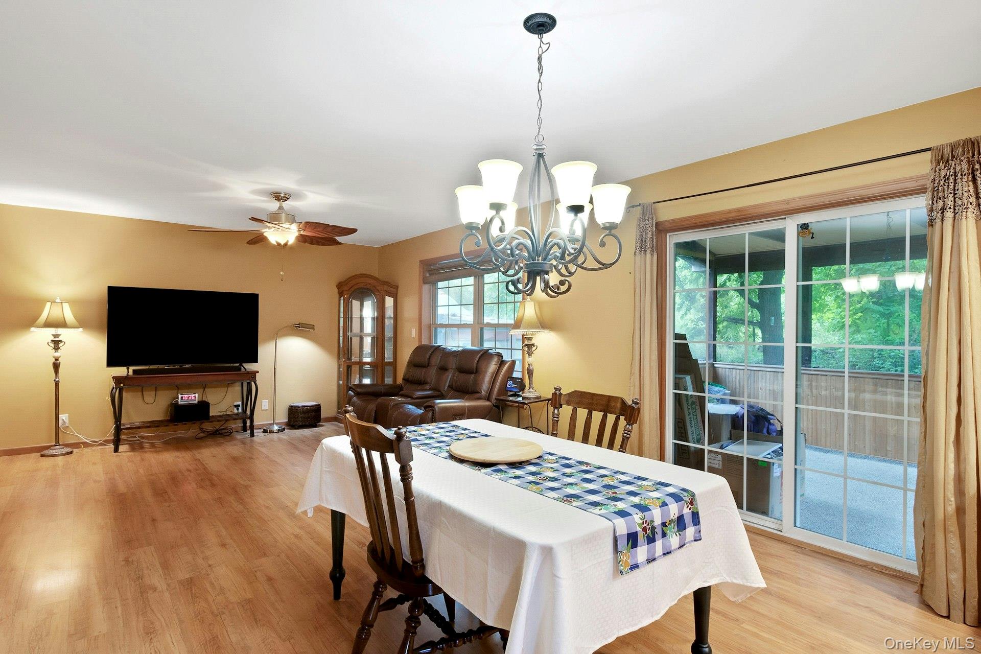 188 Hoyt Street Property Photo 18