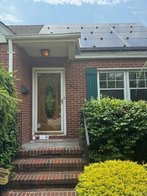 852 Henry Street Property Photo 4