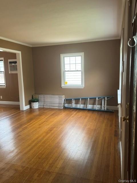 852 Henry Street Property Photo 6
