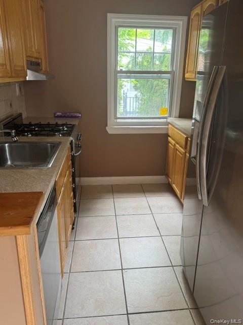 852 Henry Street Property Photo 11
