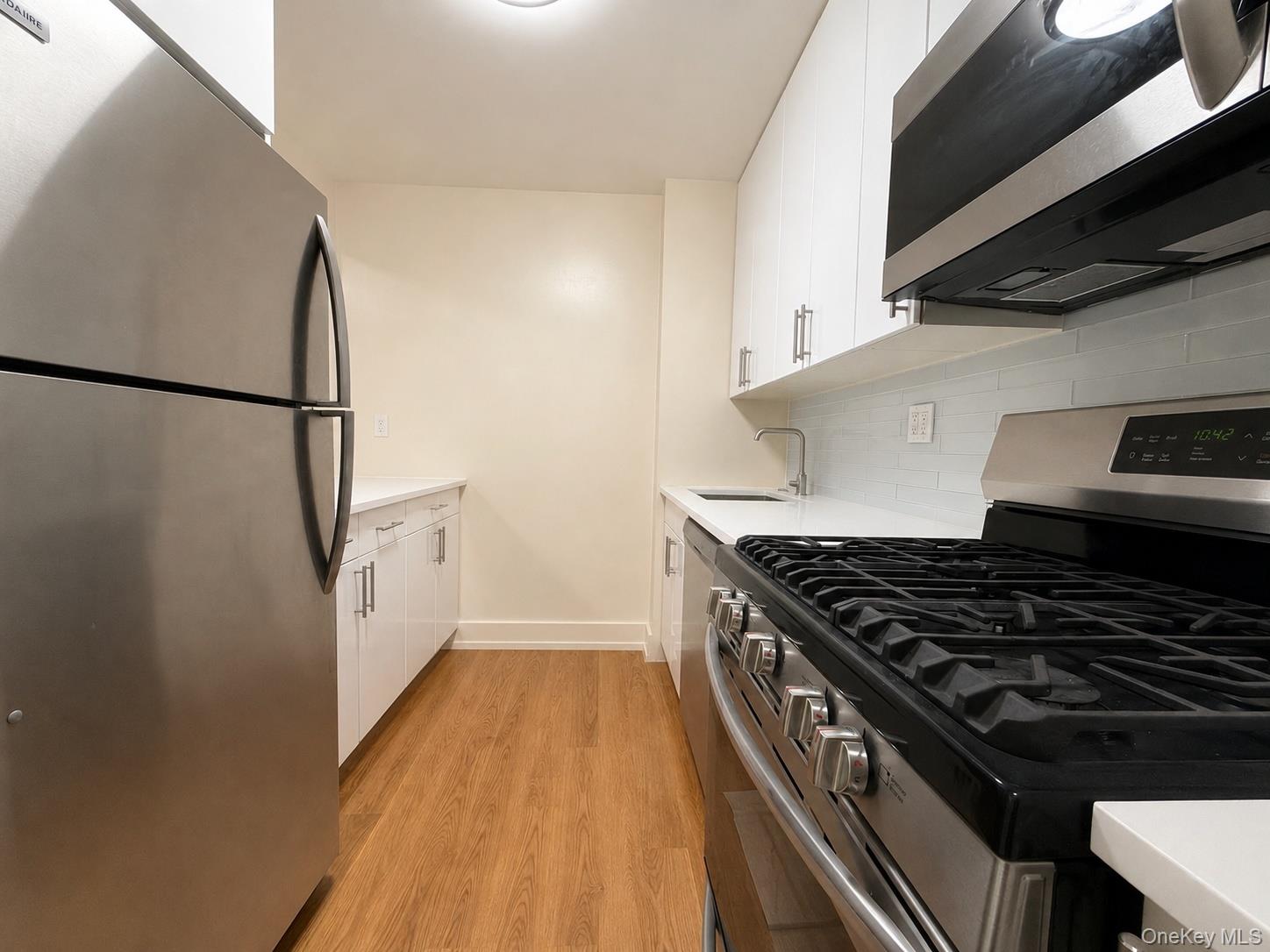 142-20 Franklin Avenue 3r Property Photo 4