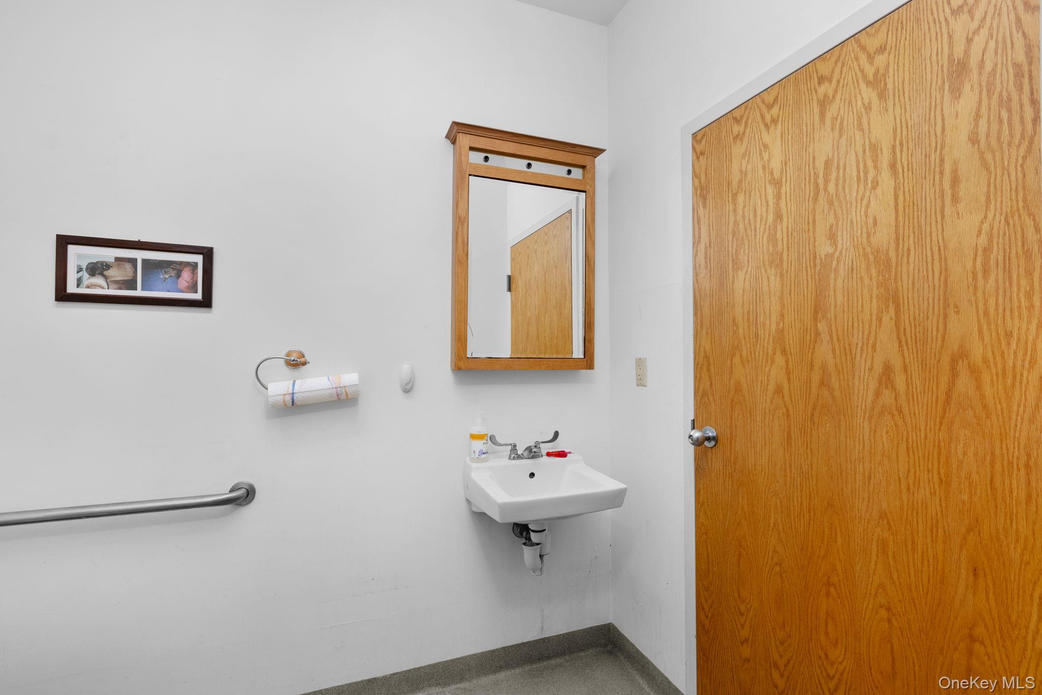 11 Airport Drive Property Photo 7