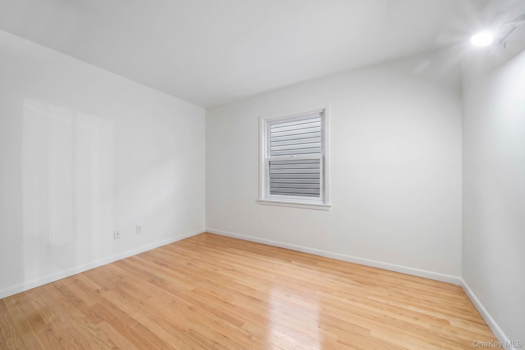 919 E 99th Street Property Photo 32