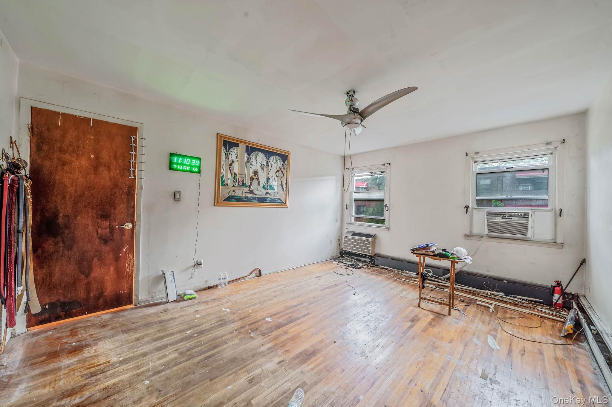 919 E 99th Street Property Photo 35