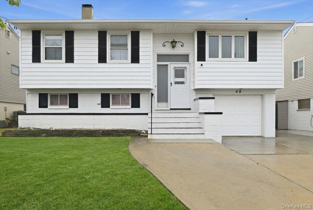 48 E 1st Street Property Photo 1