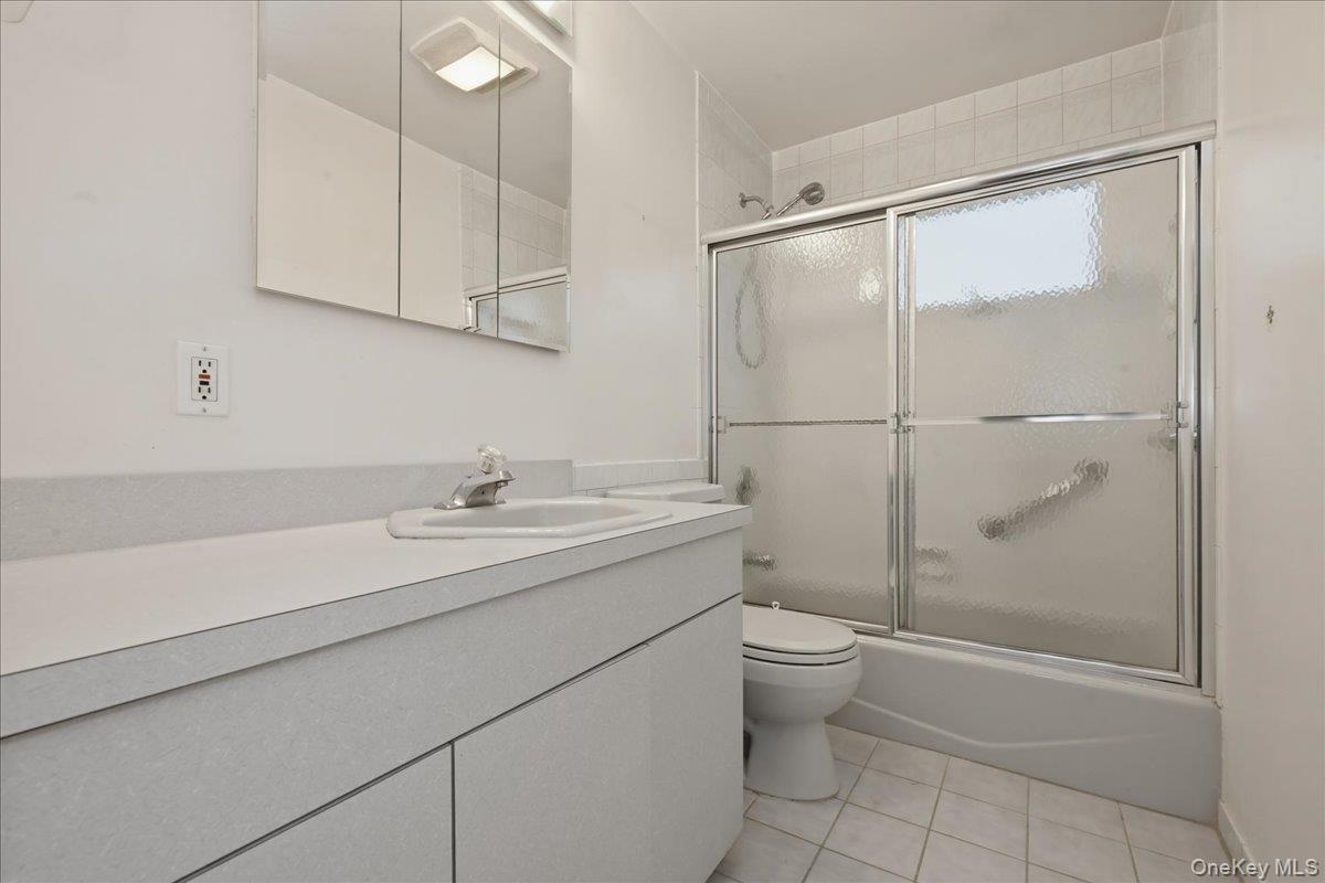 48 E 1st Street Property Photo 11