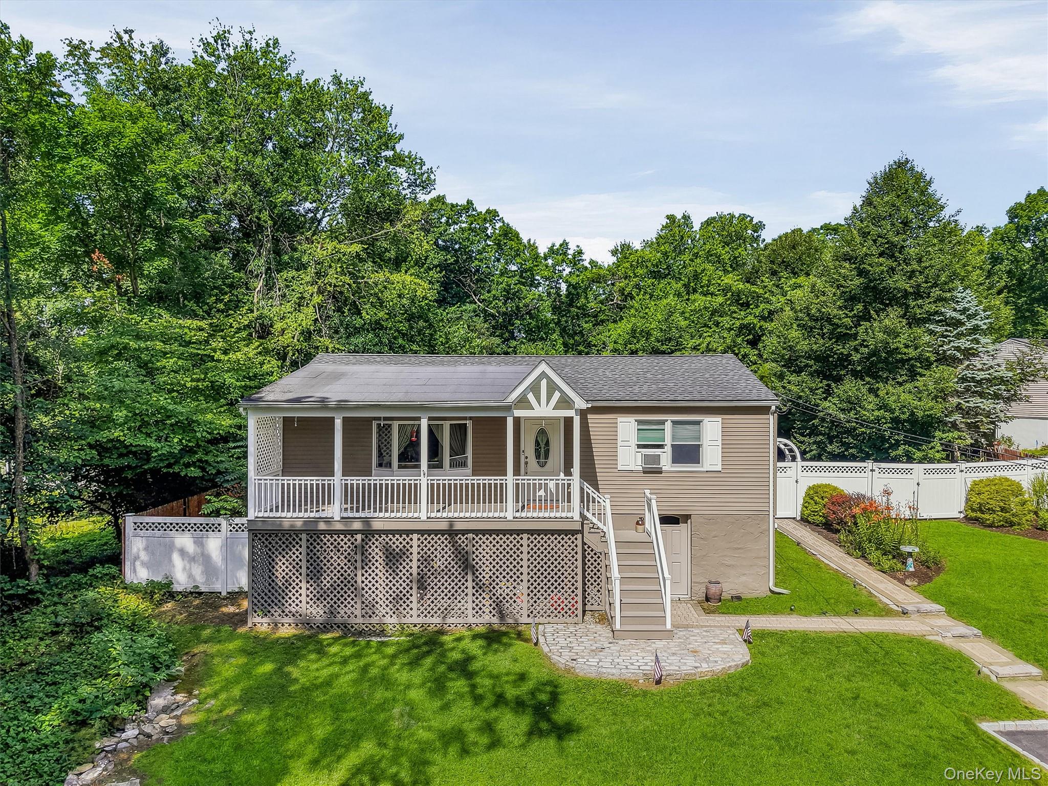 153 Kent Shore Drive Property Photo 2