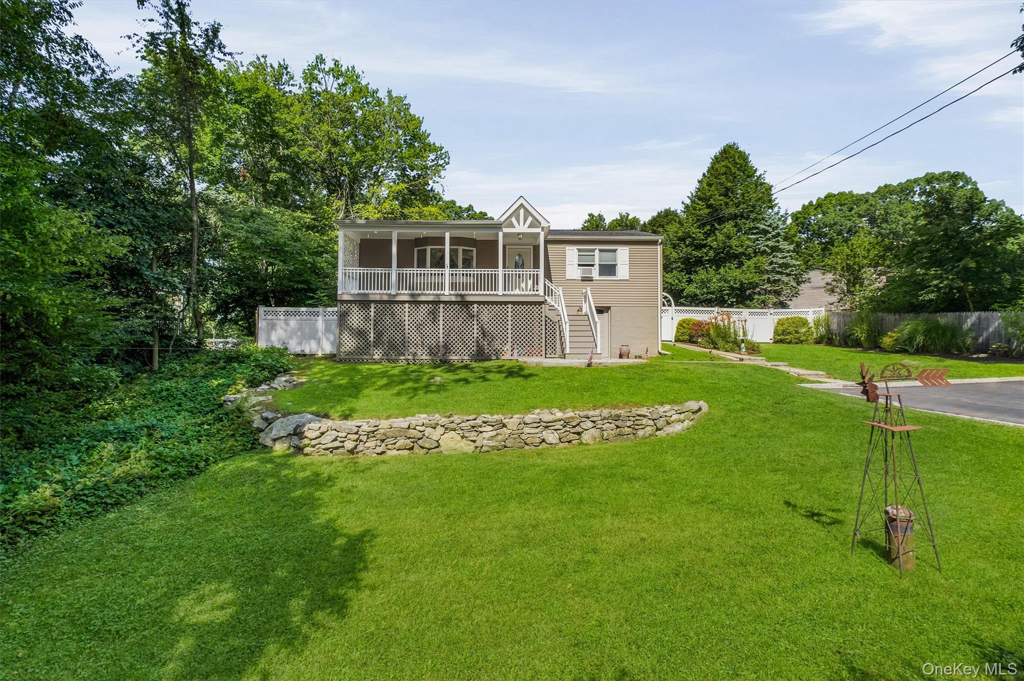 153 Kent Shore Drive Property Photo 3