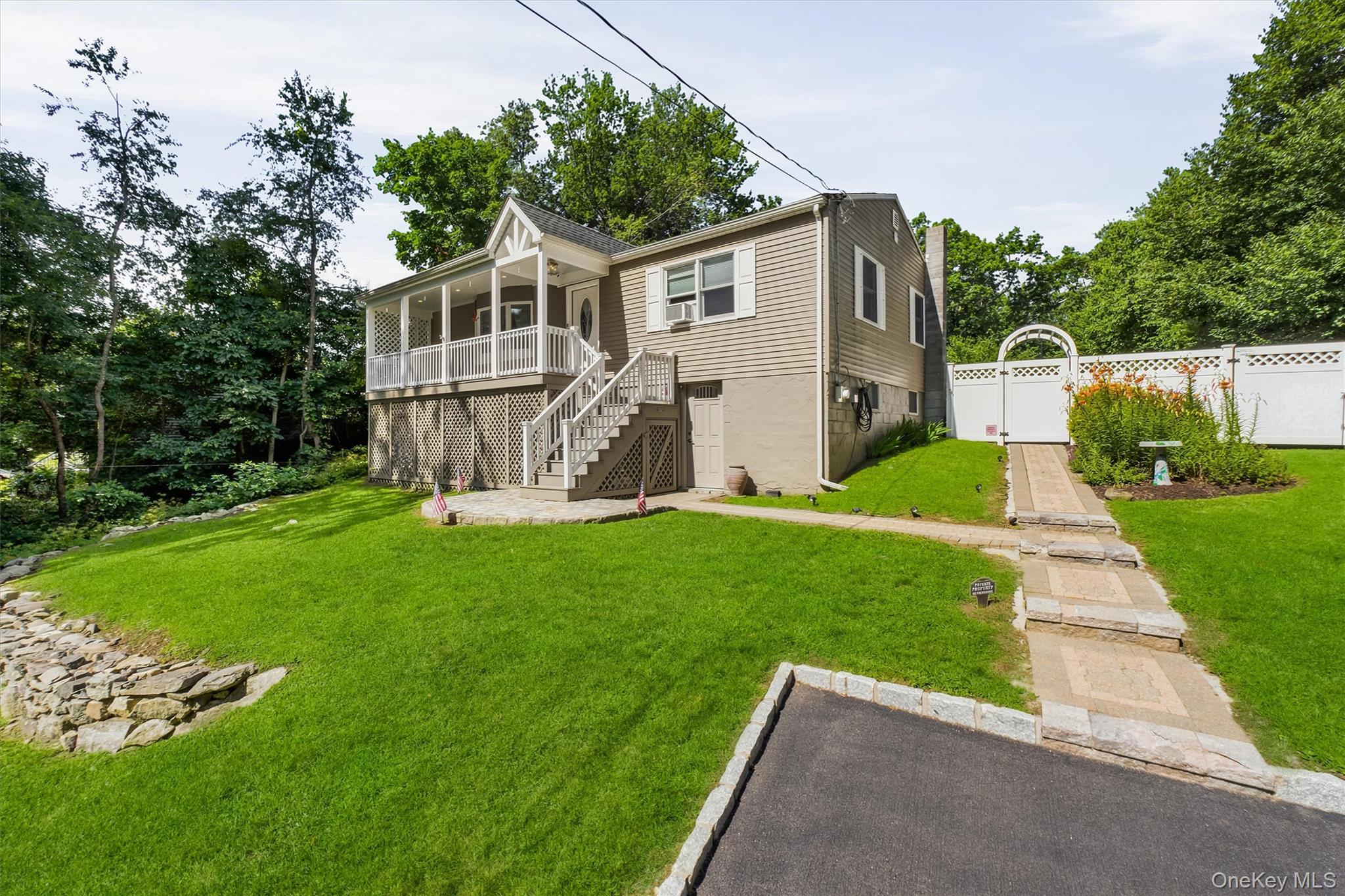 153 Kent Shore Drive Property Photo 4