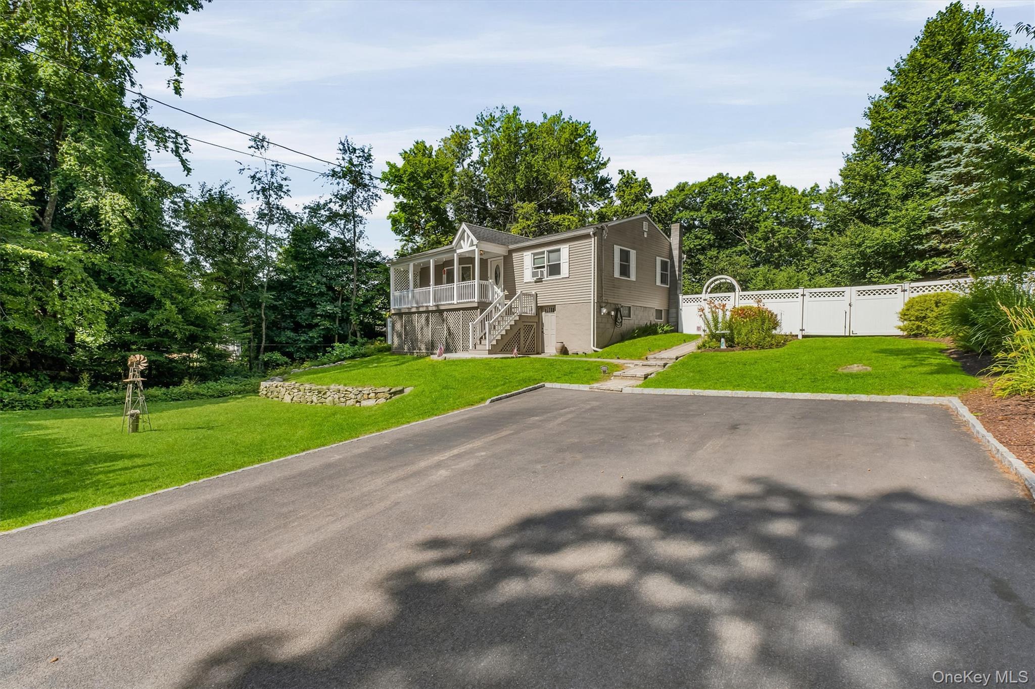 153 Kent Shore Drive Property Photo 5