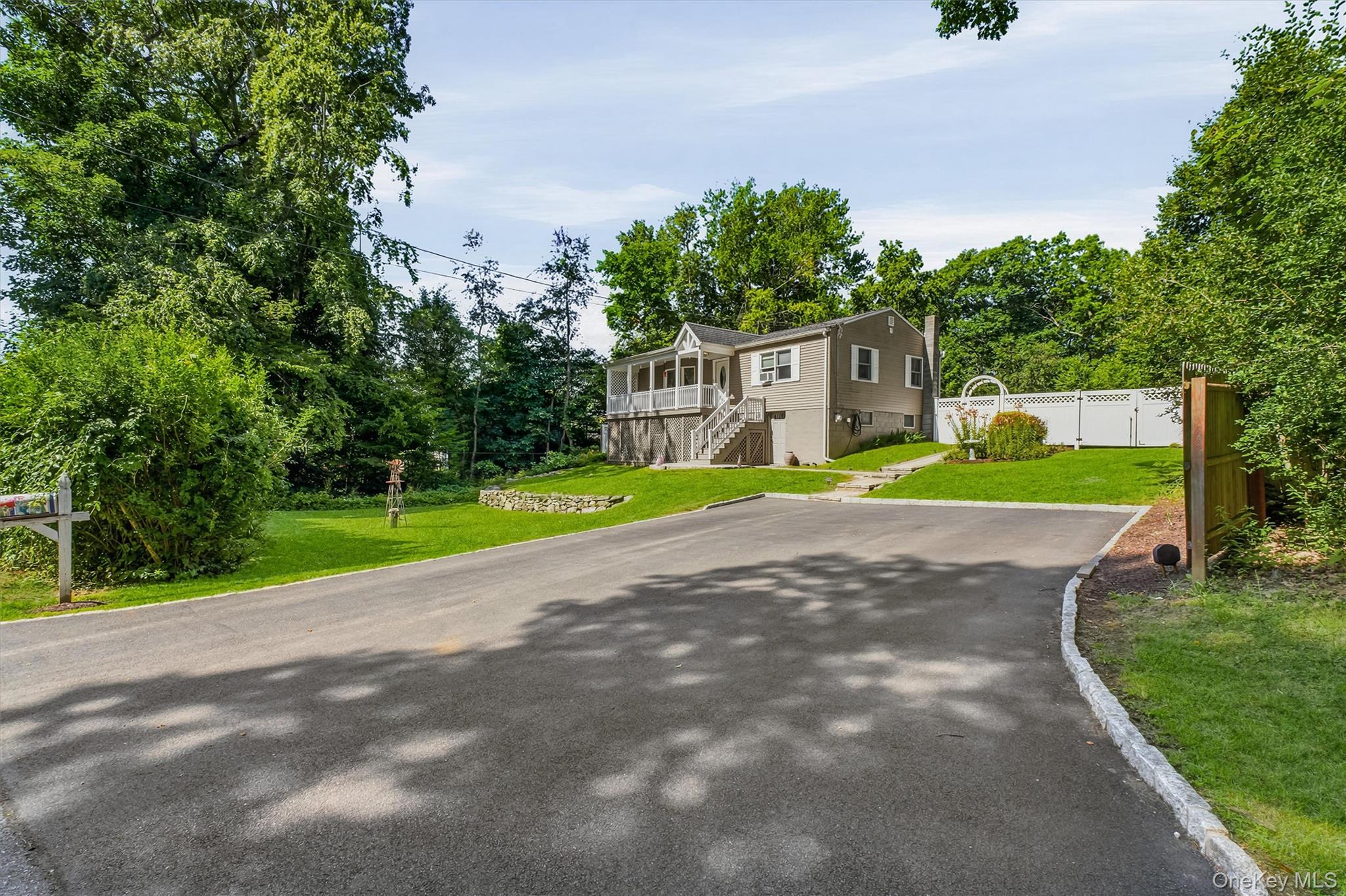 153 Kent Shore Drive Property Photo 6