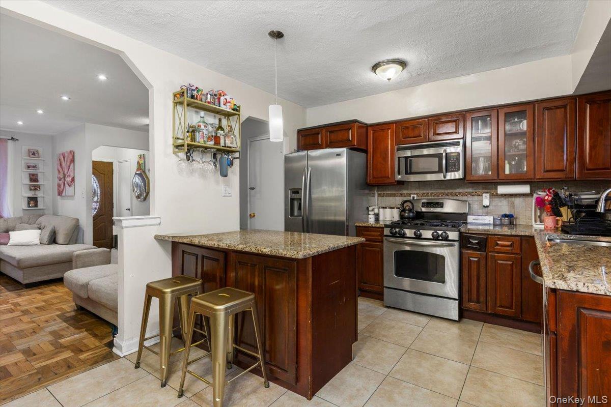 3303 Eastchester Road Property Photo 7