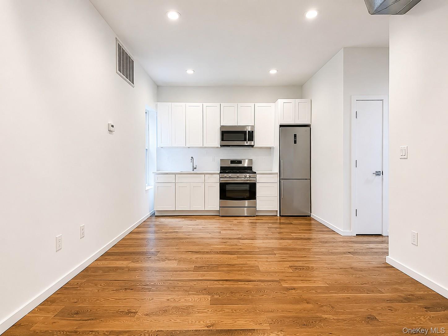 85 Rockaway Avenue Property Photo 3