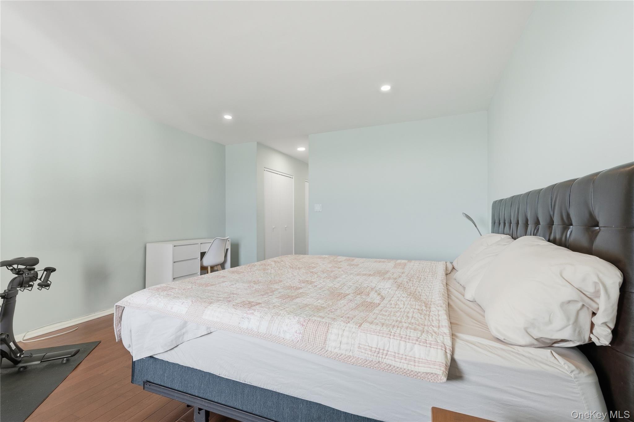 100 W Broadway 6c Property Photo 10