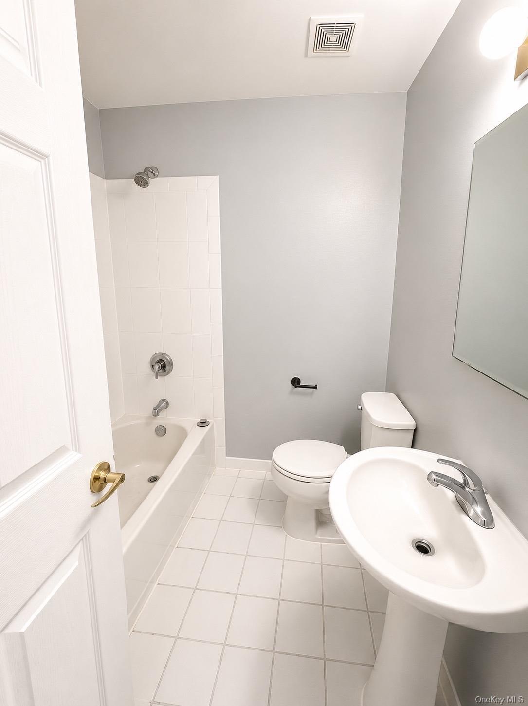 192 White Sands Way Property Photo 8